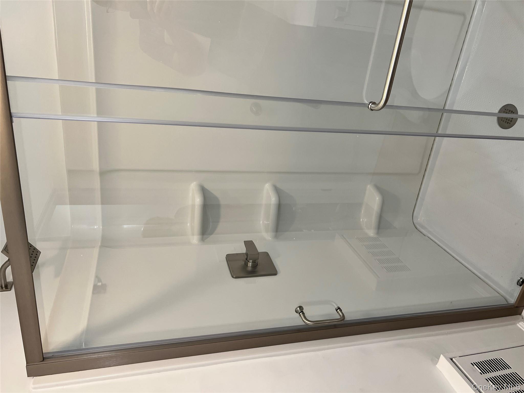 #17 photo, 39B Norwood Road, Port Washington , NY 11050