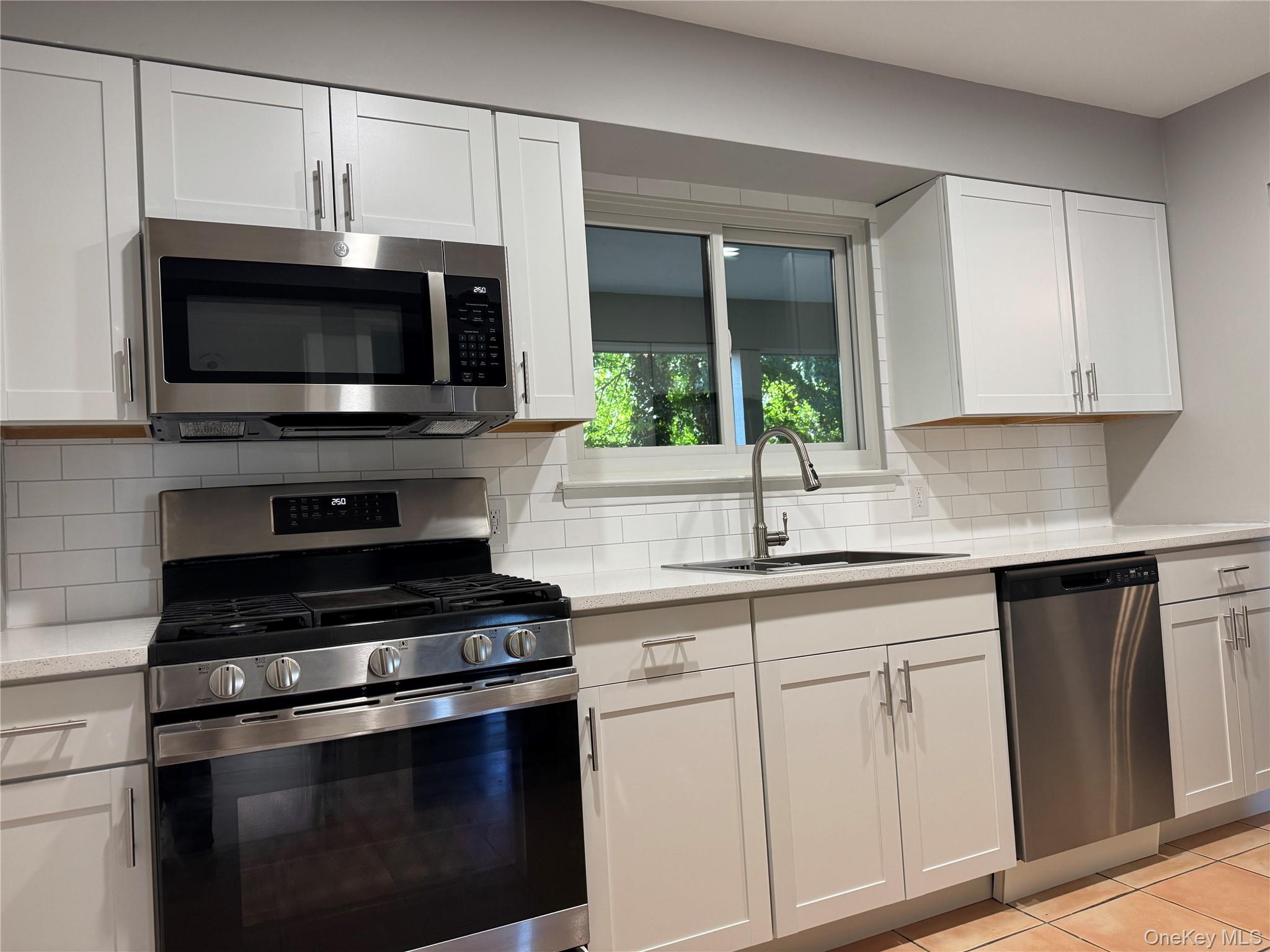 #7 photo, 39B Norwood Road, Port Washington , NY 11050