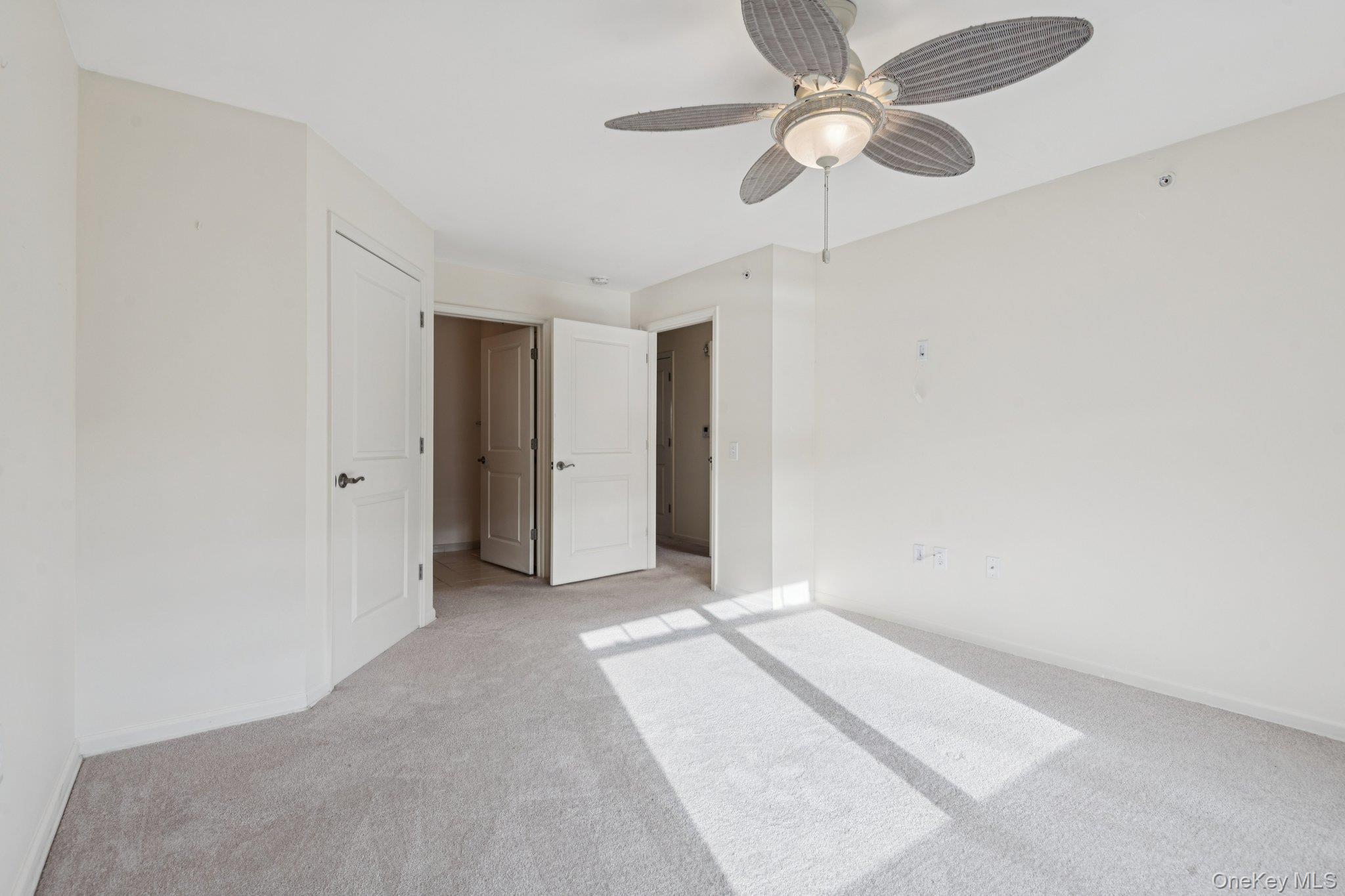 #11 photo, 37 Weatherby Lane, サフォーク郡 Central Islip , NY 11722