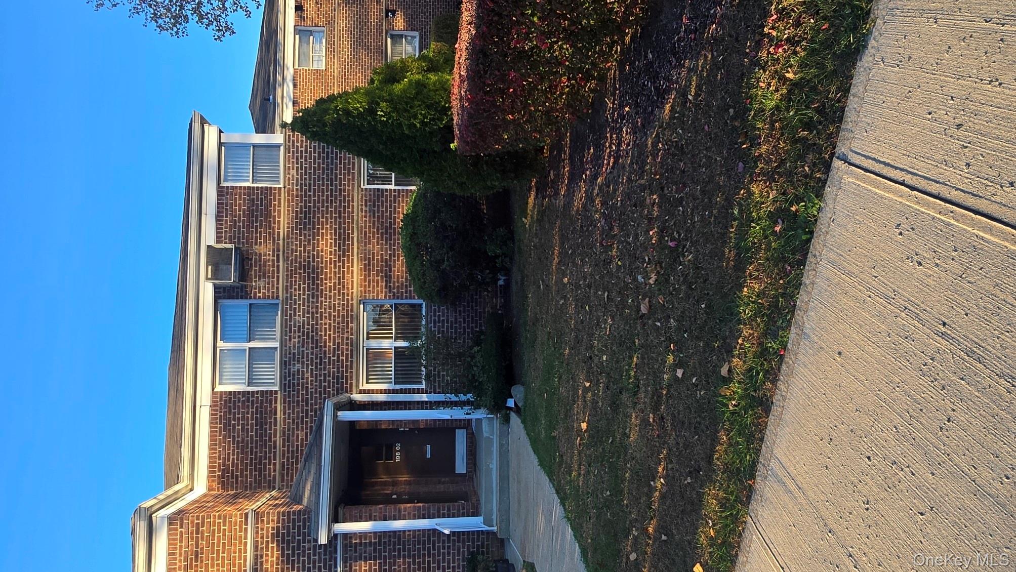 #2 photo, 198-02 Pompeii Avenue, クイーンズ区 Hollis , NY 11423