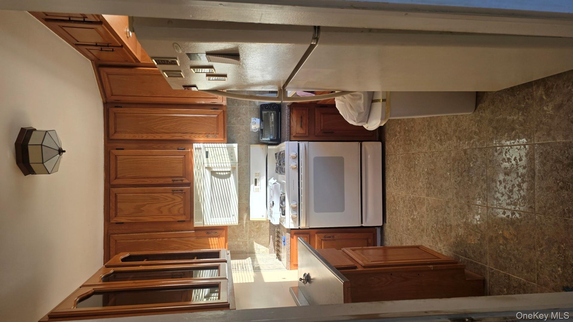 #8 photo, 198-02 Pompeii Avenue, クイーンズ区 Hollis , NY 11423