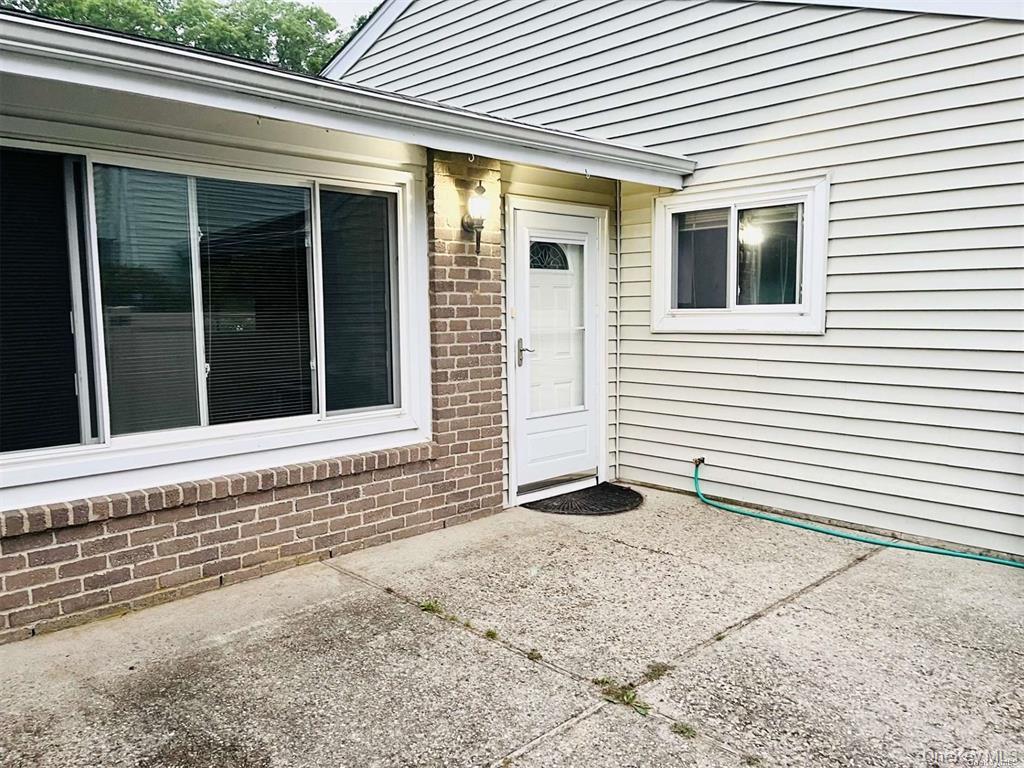 #1 photo, 219 Springmeadow Drive, 东长岛 Holbrook , NY 11741