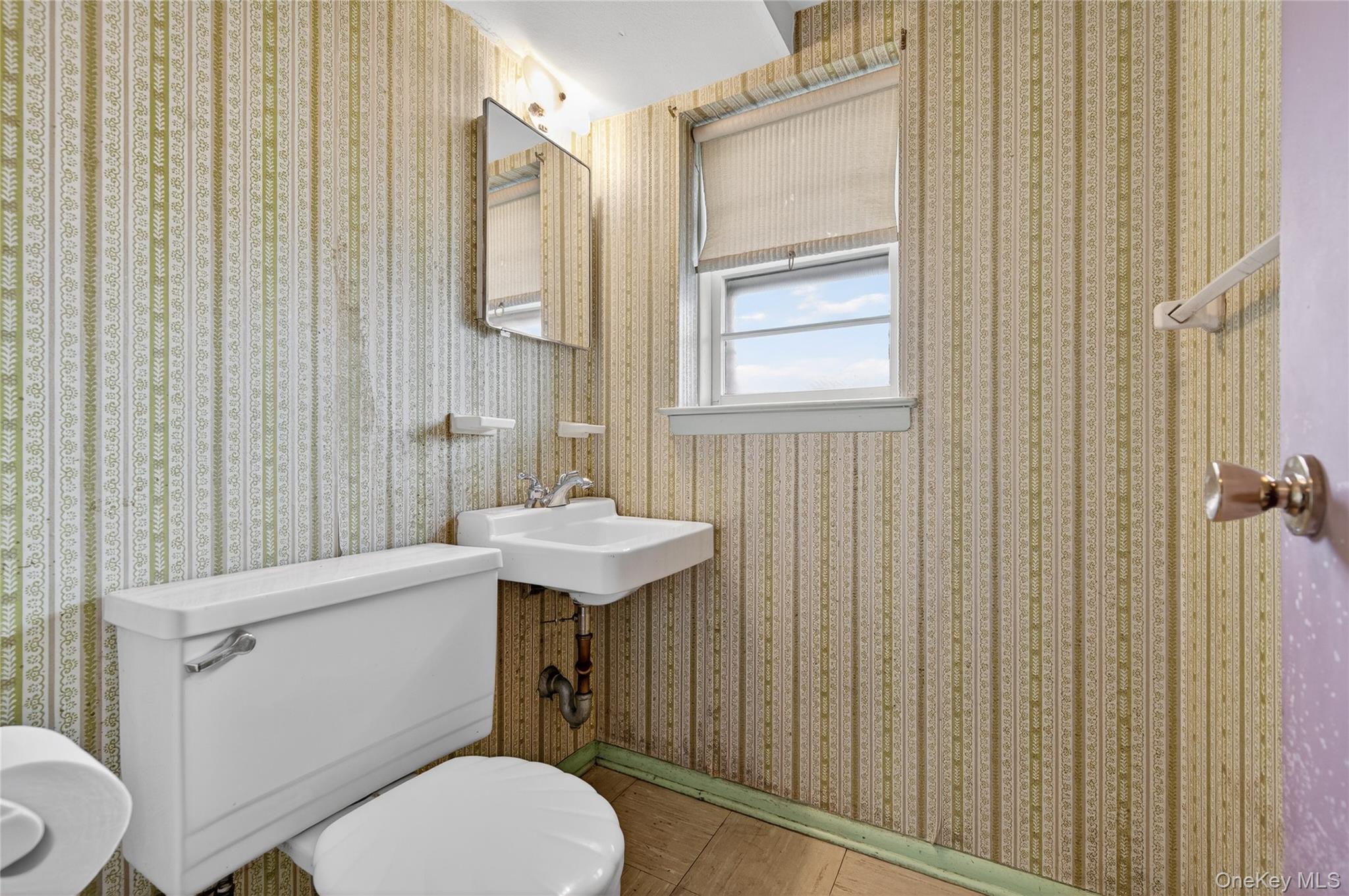 #19 photo, 2801 206th Street, Bayside , NY 11360