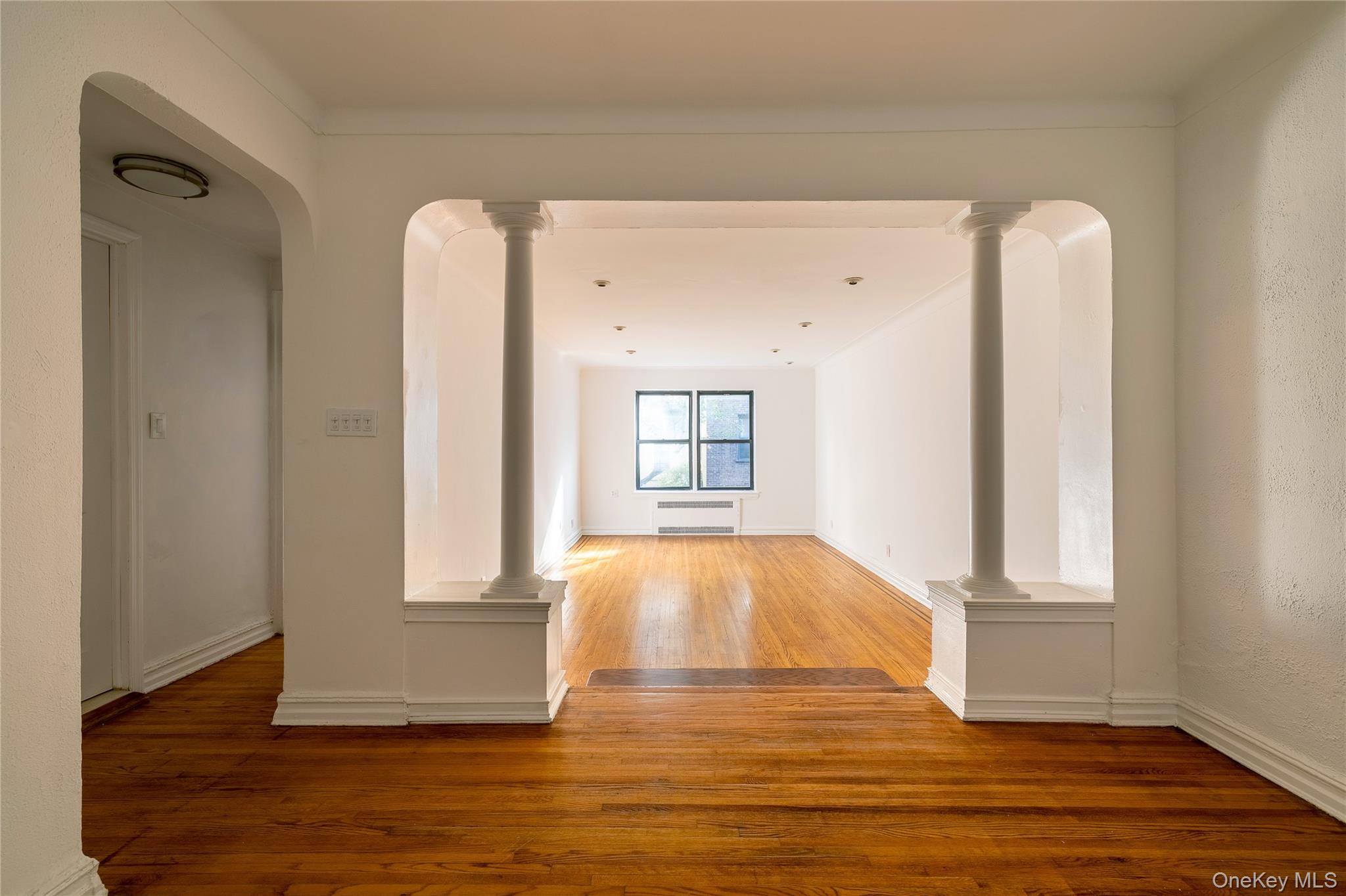 #3 photo, 35-35 75 Street, クイーンズ区 Jackson Heights , NY 11372