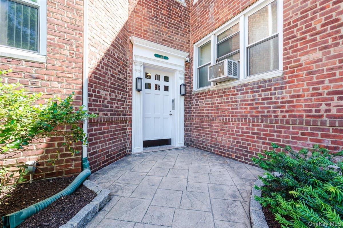 #1 photo, 1361 Broadway, Hewlett , NY 11557