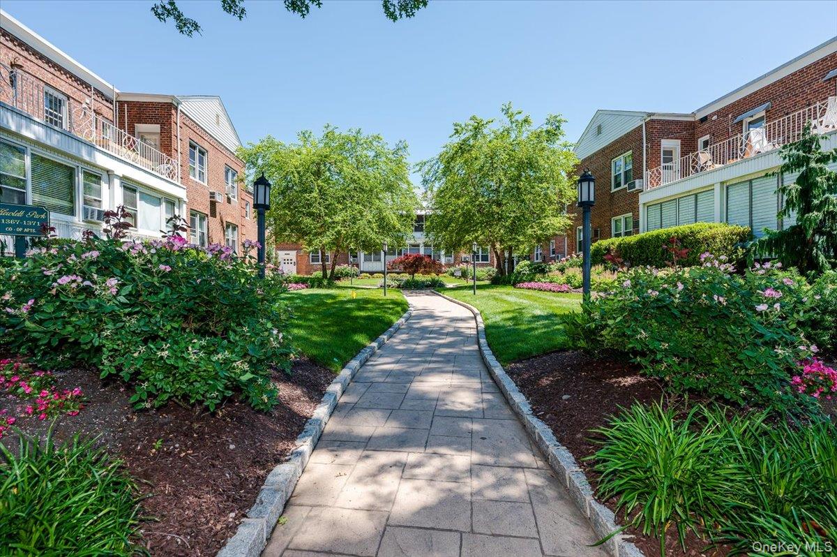 #2 photo, 1361 Broadway, Hewlett , NY 11557