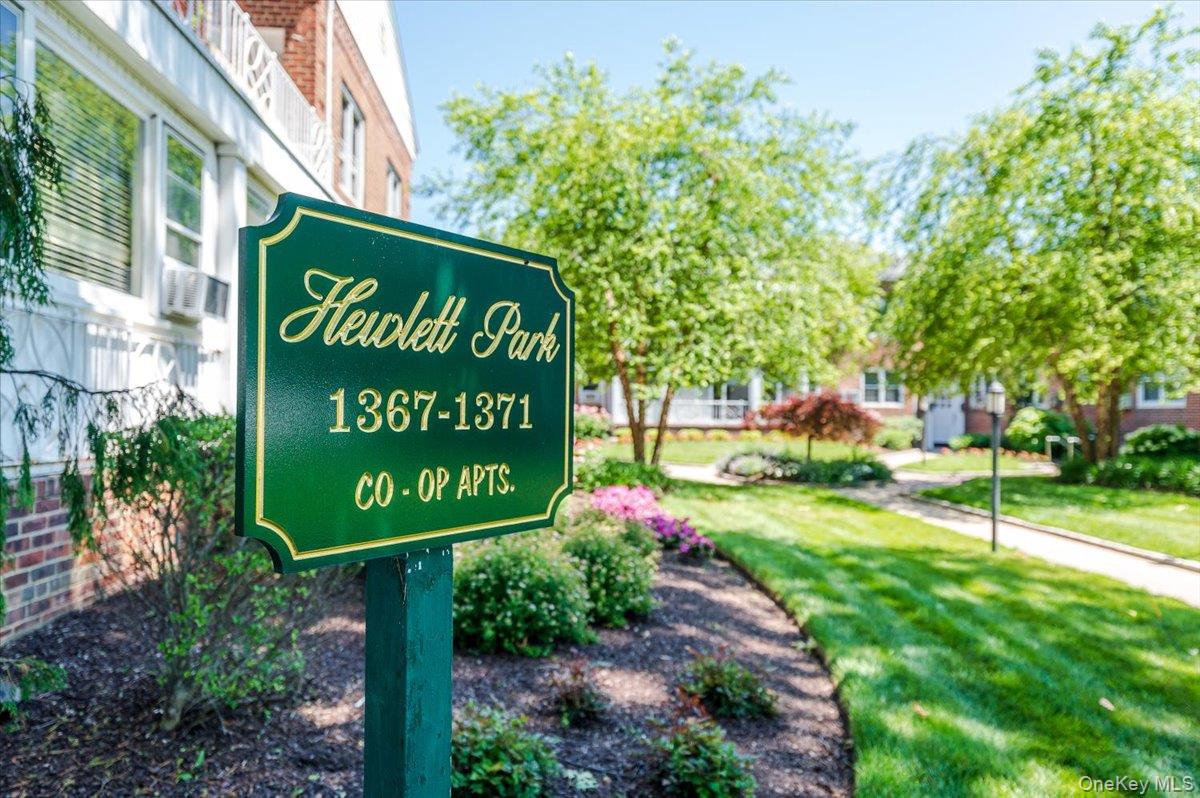 #3 photo, 1361 Broadway, Hewlett , NY 11557