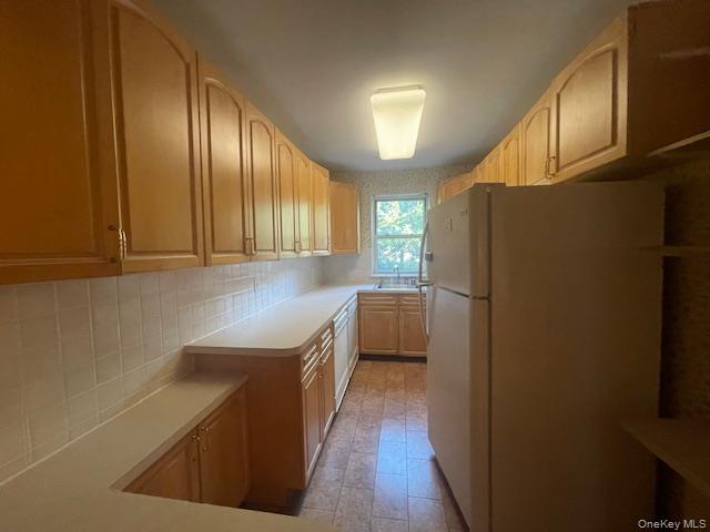 #7 photo, 1361 Broadway, Hewlett , NY 11557