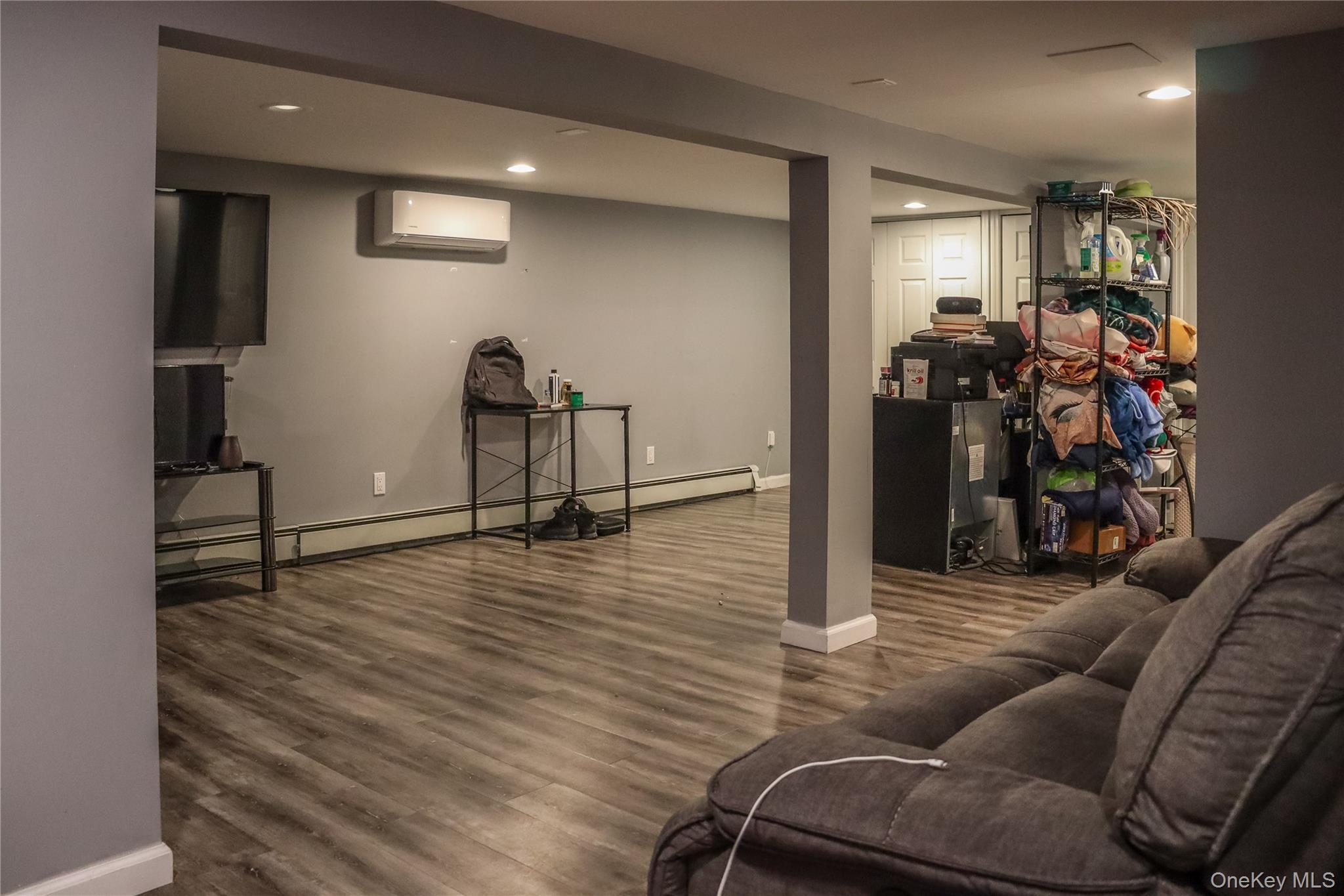 #11 photo, 29 Oak Street, Islip , NY 11751