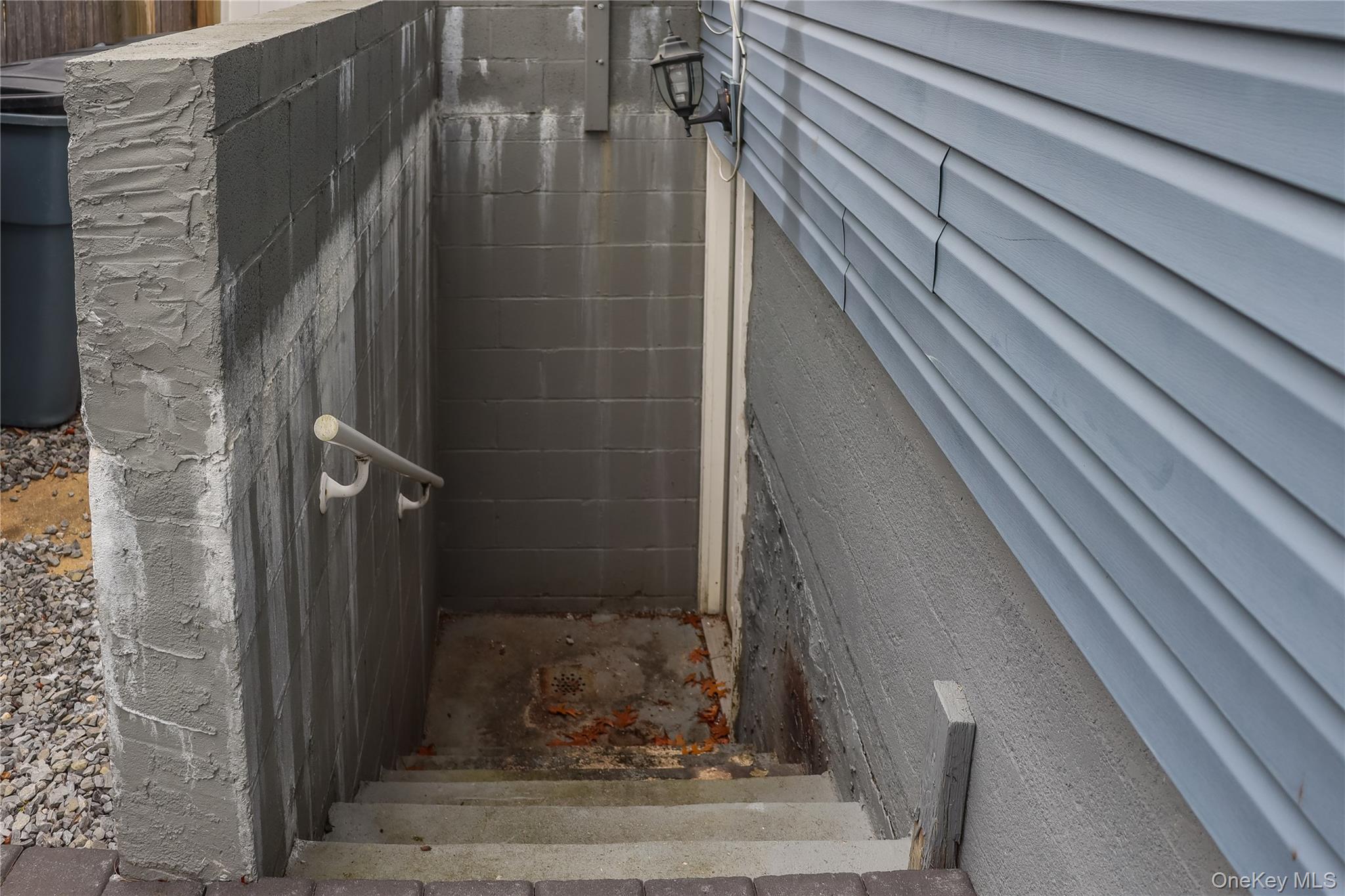 #12 photo, 29 Oak Street, Islip , NY 11751