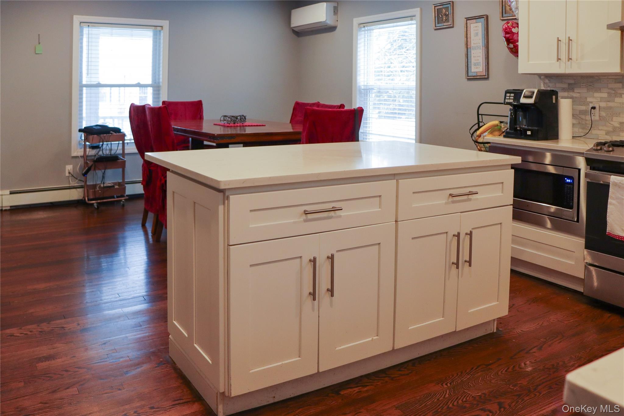 #5 photo, 29 Oak Street, Islip , NY 11751