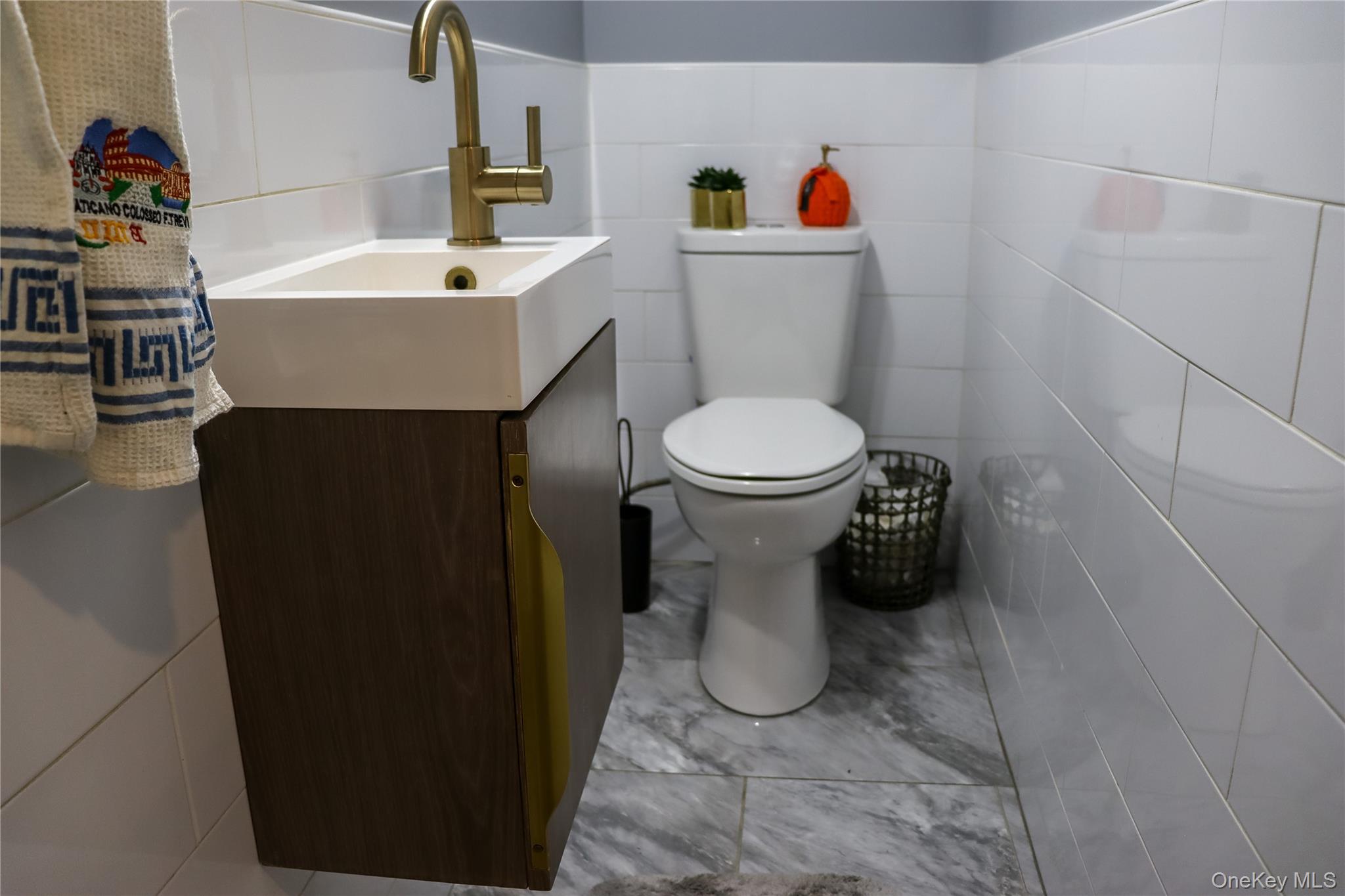 #6 photo, 29 Oak Street, Islip , NY 11751