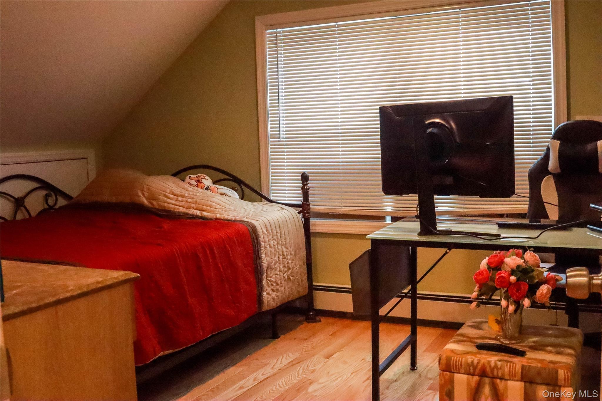 #7 photo, 29 Oak Street, Islip , NY 11751