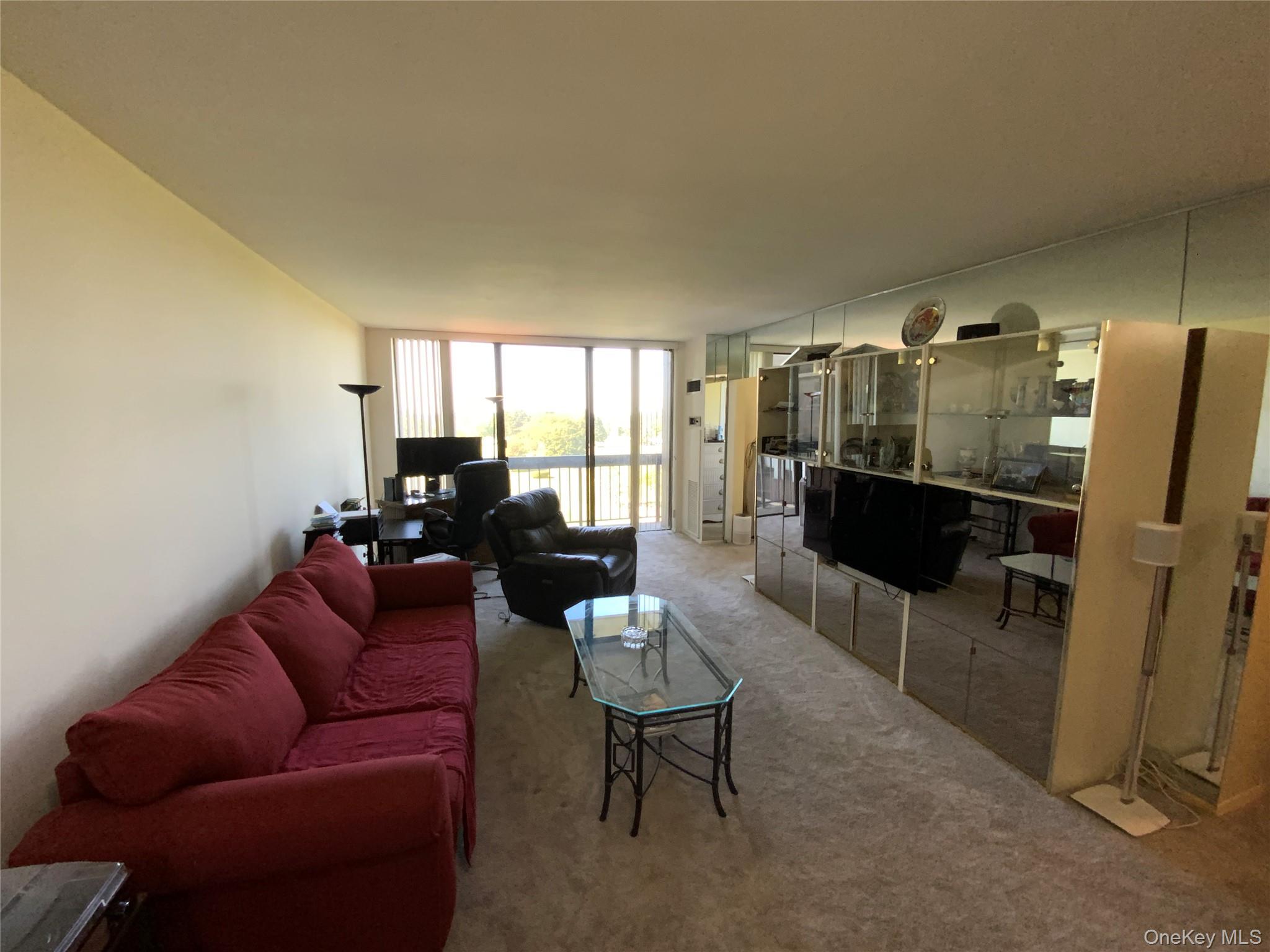 #2 photo, 26910 Grand Central Parkway, クイーンズ区 Floral Park , NY 11005