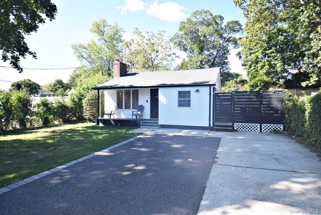 #2 photo, 30 3rd Avenue, Huntington Station , NY 11746