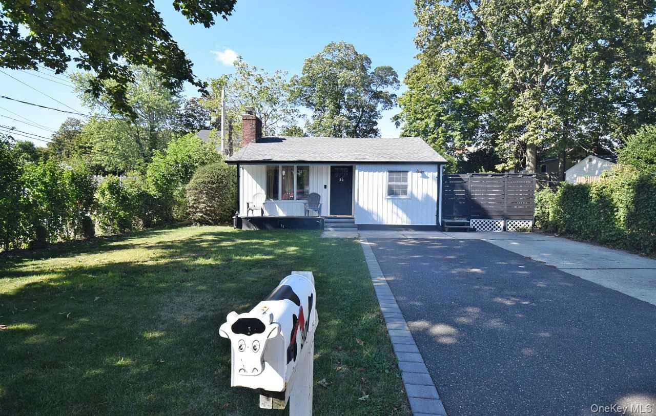 #3 photo, 30 3rd Avenue, Huntington Station , NY 11746