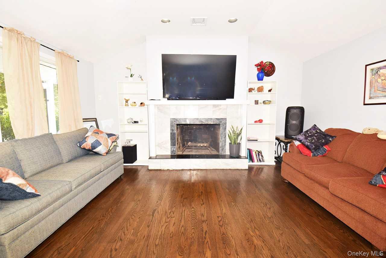 #5 photo, 30 3rd Avenue, Huntington Station , NY 11746