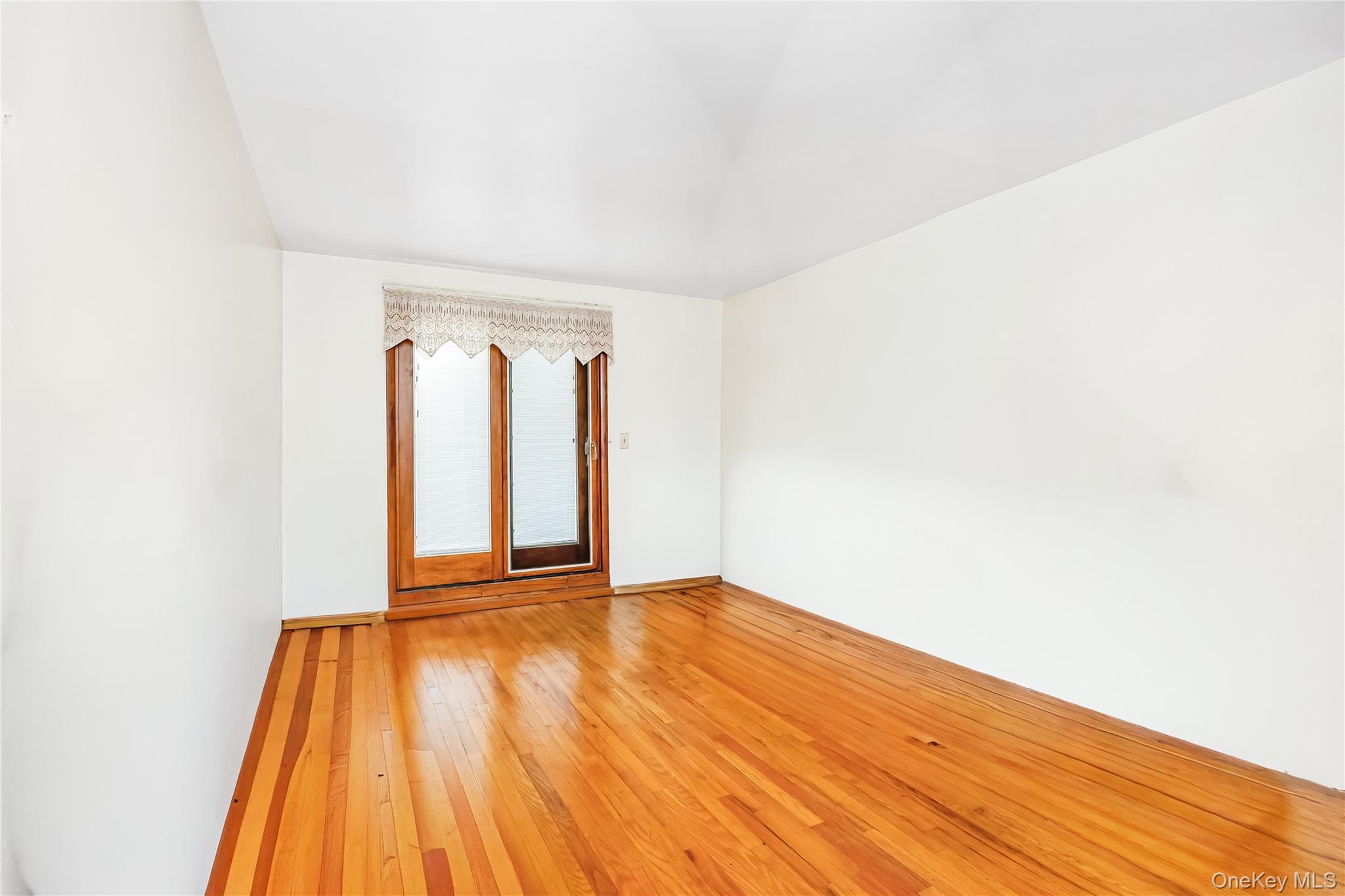 #6 photo, 2135 Menahan Street, Ridgewood , NY 11385