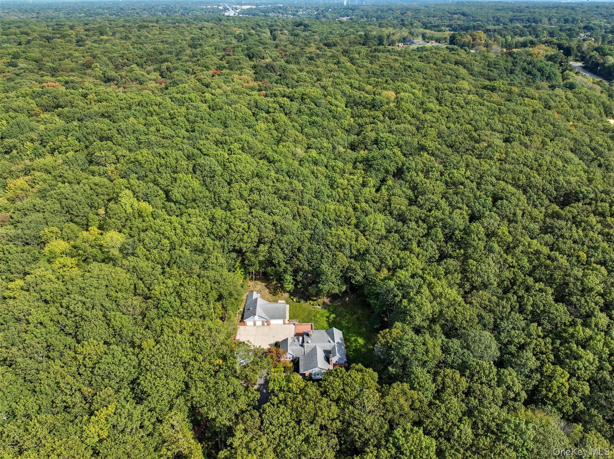 #10 photo, 250 Manor Road, Huntington , NY 11743