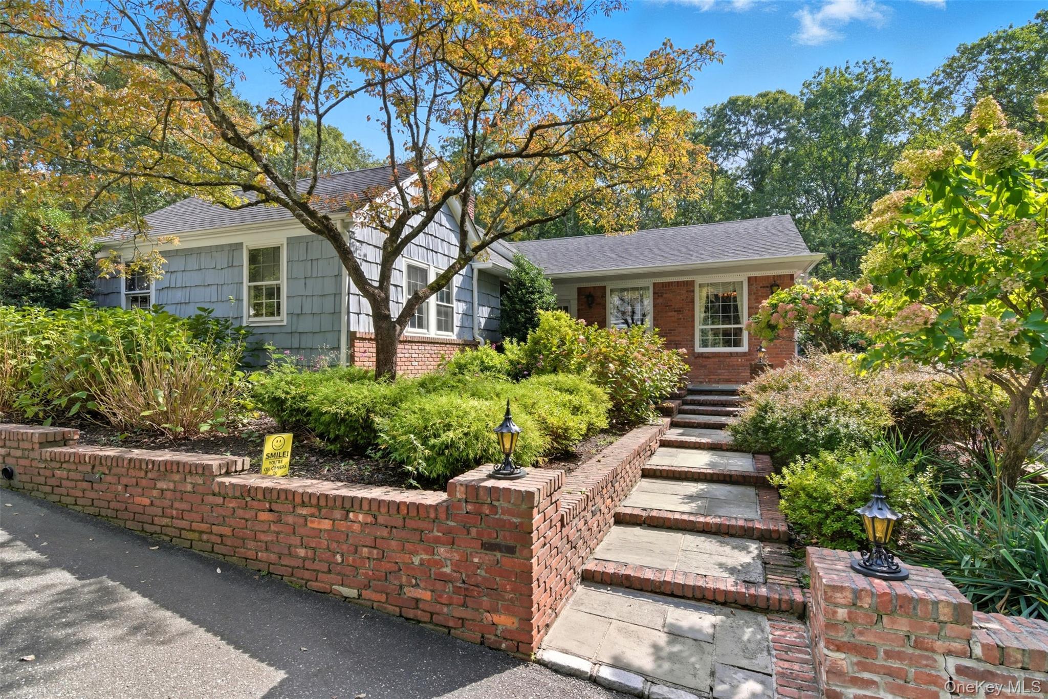 #11 photo, 250 Manor Road, Huntington , NY 11743