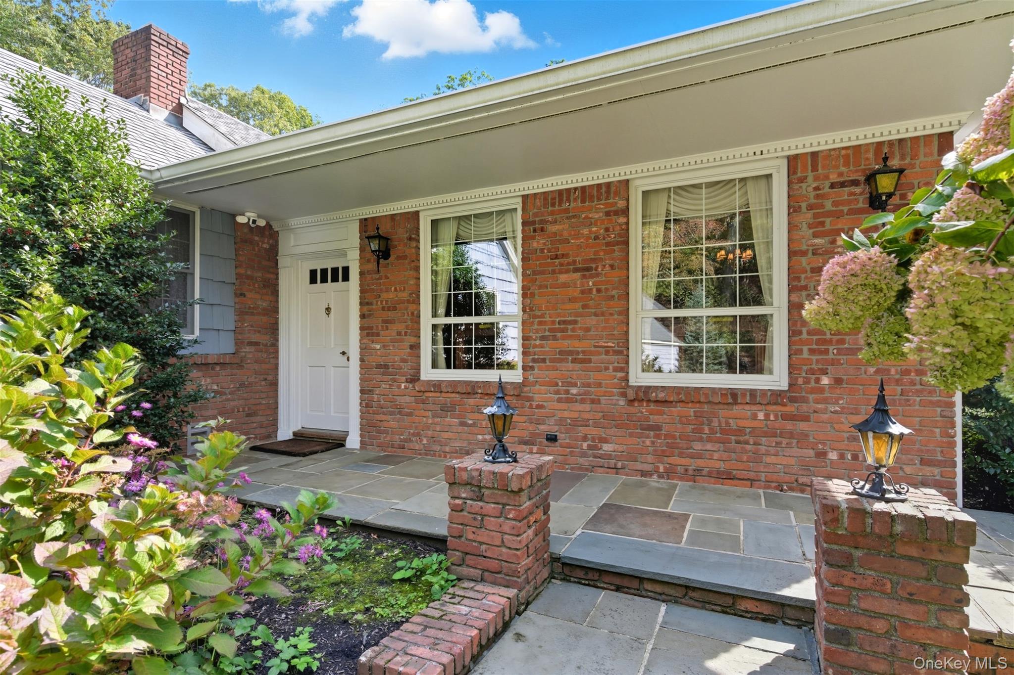 #12 photo, 250 Manor Road, Huntington , NY 11743