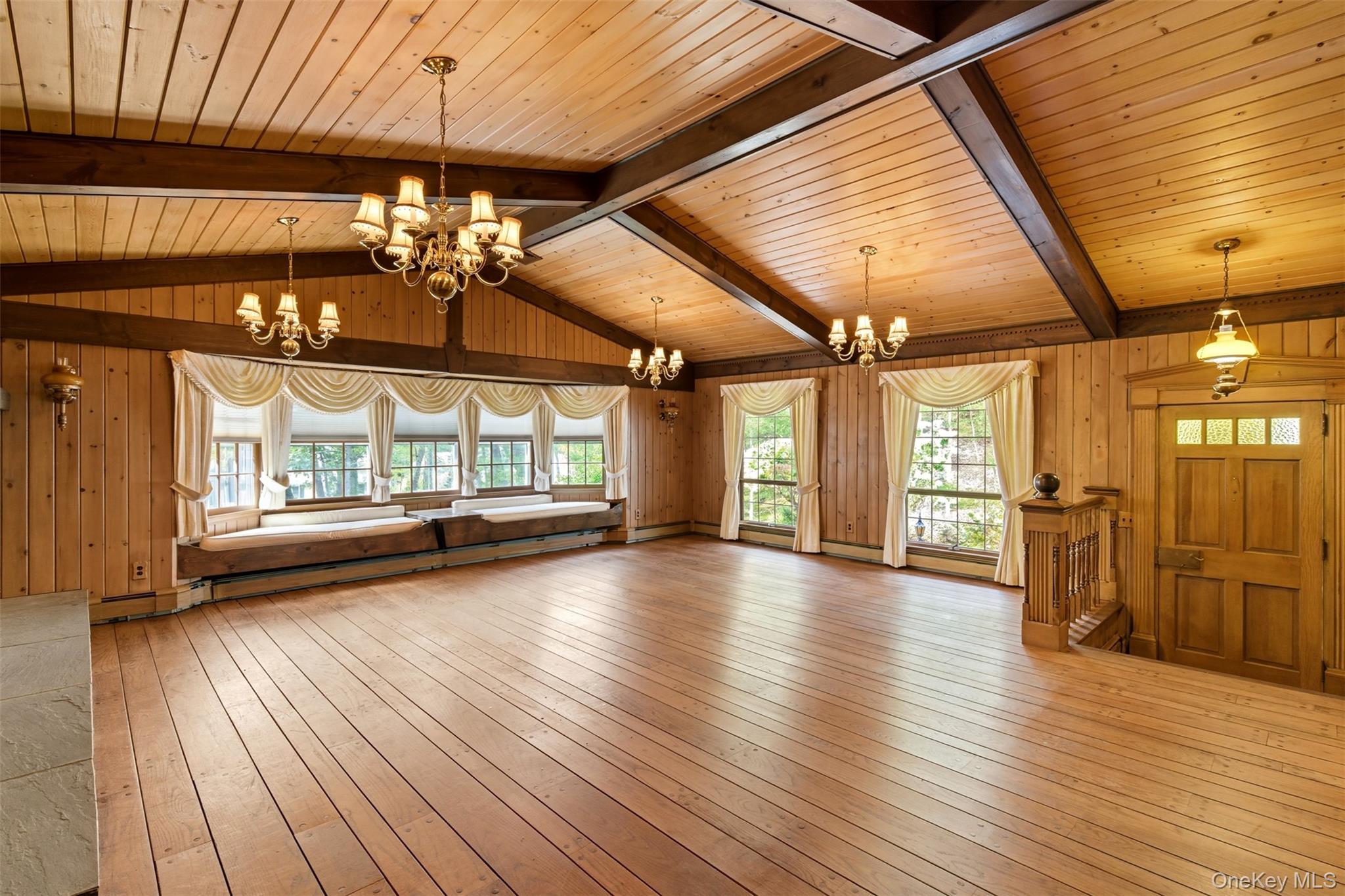 #13 photo, 250 Manor Road, Huntington , NY 11743