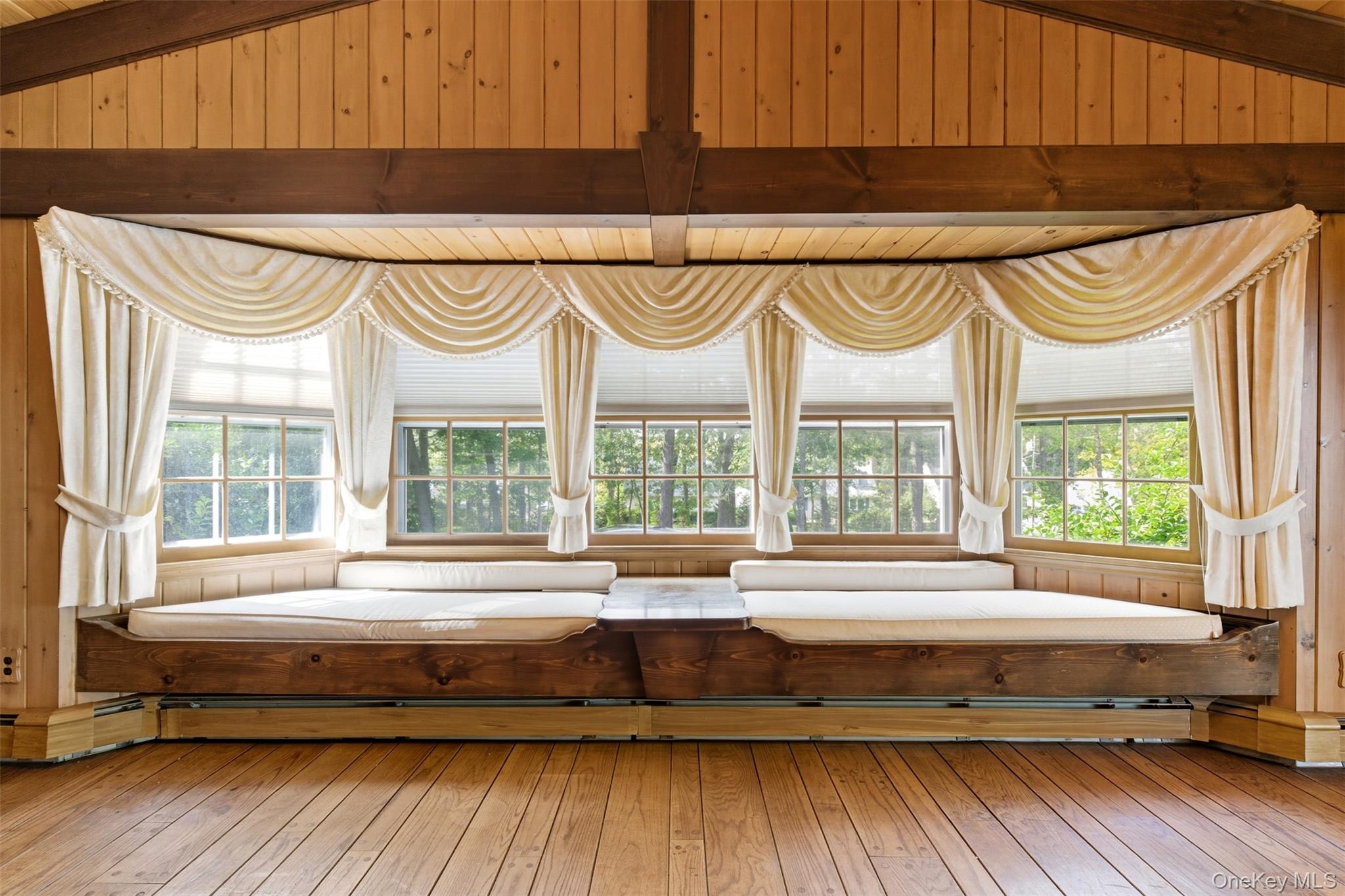 #16 photo, 250 Manor Road, Huntington , NY 11743