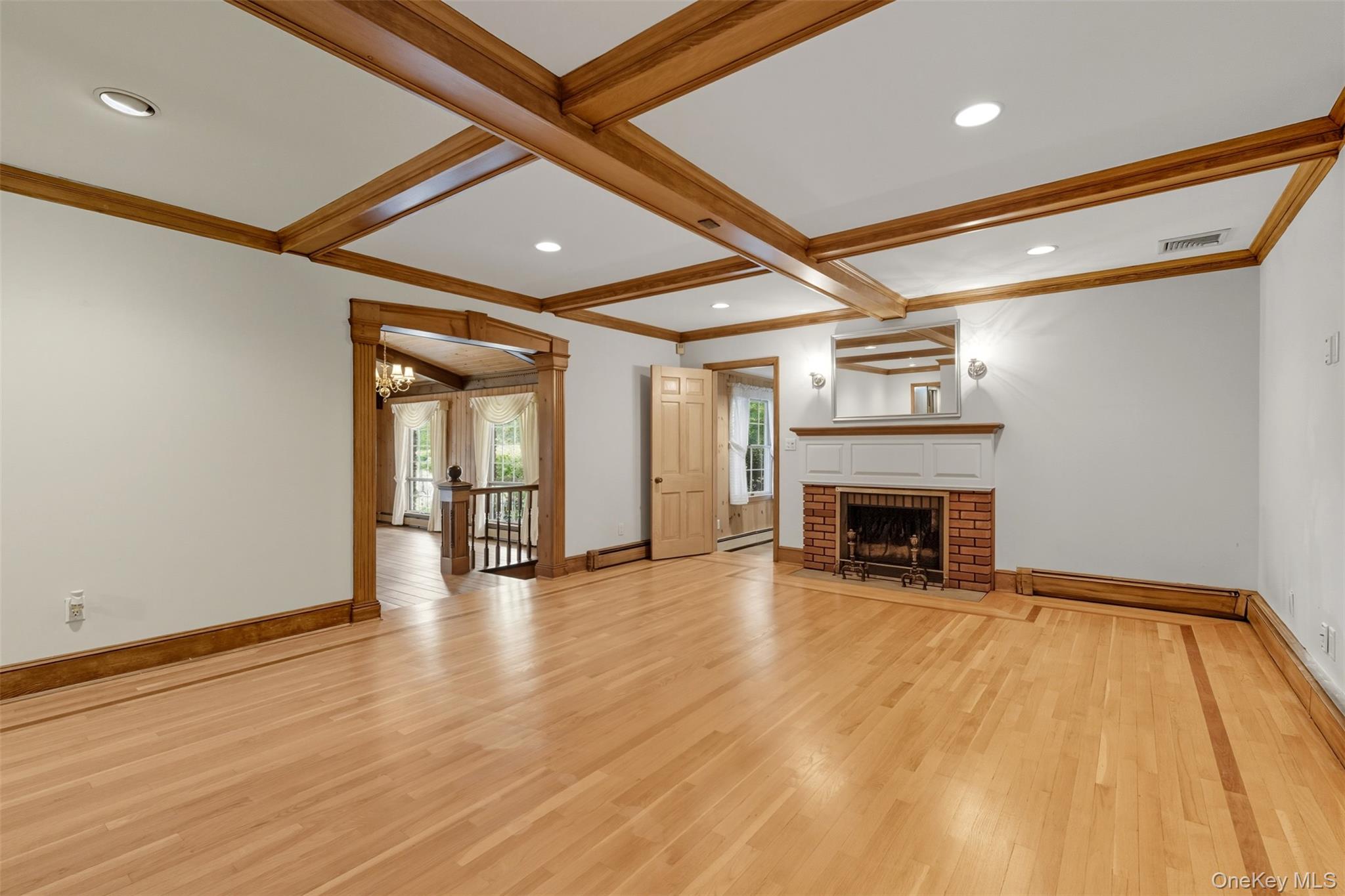 #18 photo, 250 Manor Road, Huntington , NY 11743