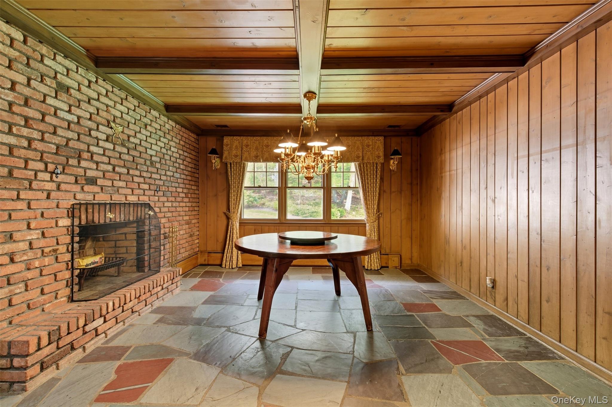 #19 photo, 250 Manor Road, Huntington , NY 11743