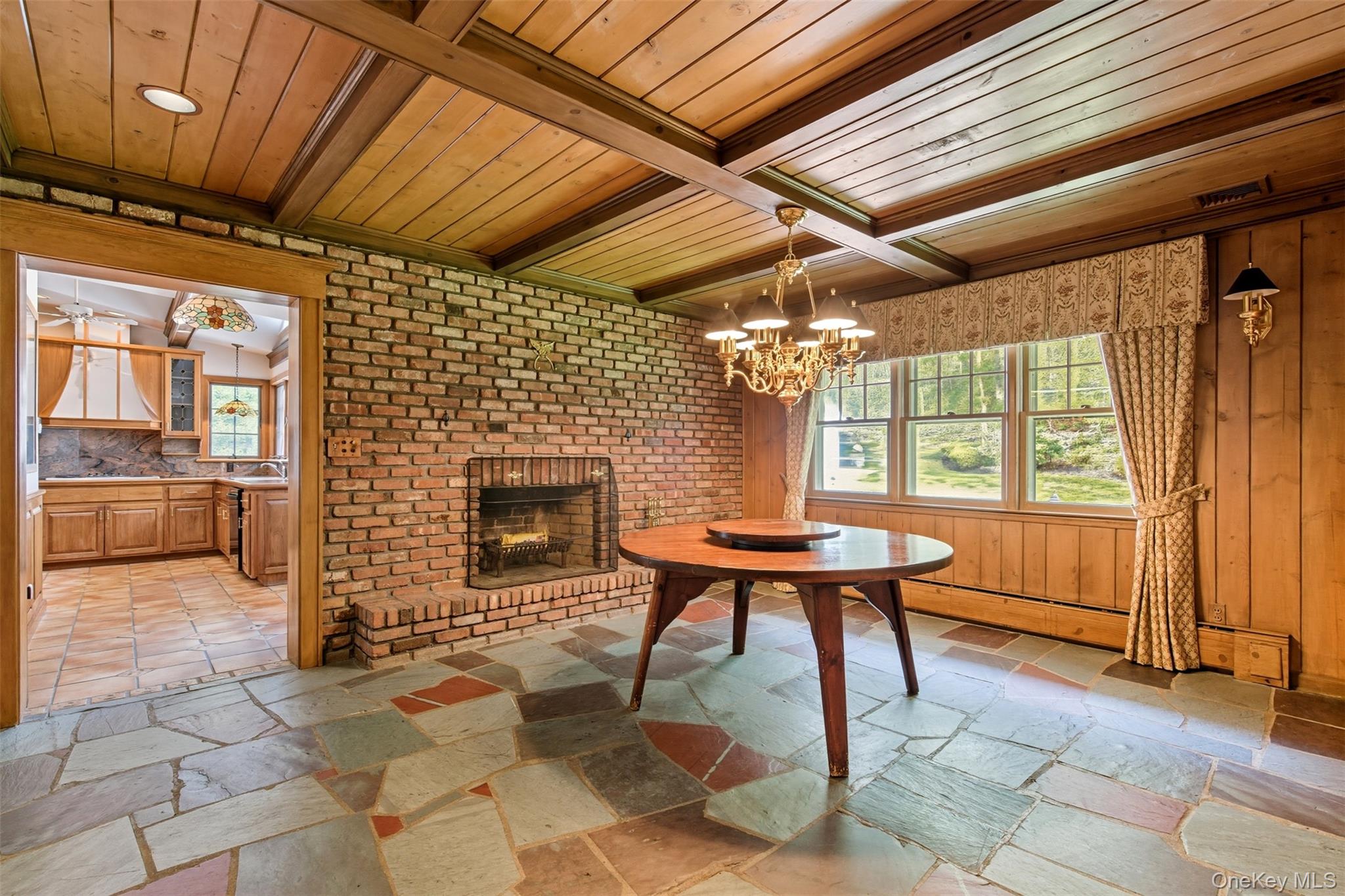 #20 photo, 250 Manor Road, Huntington , NY 11743