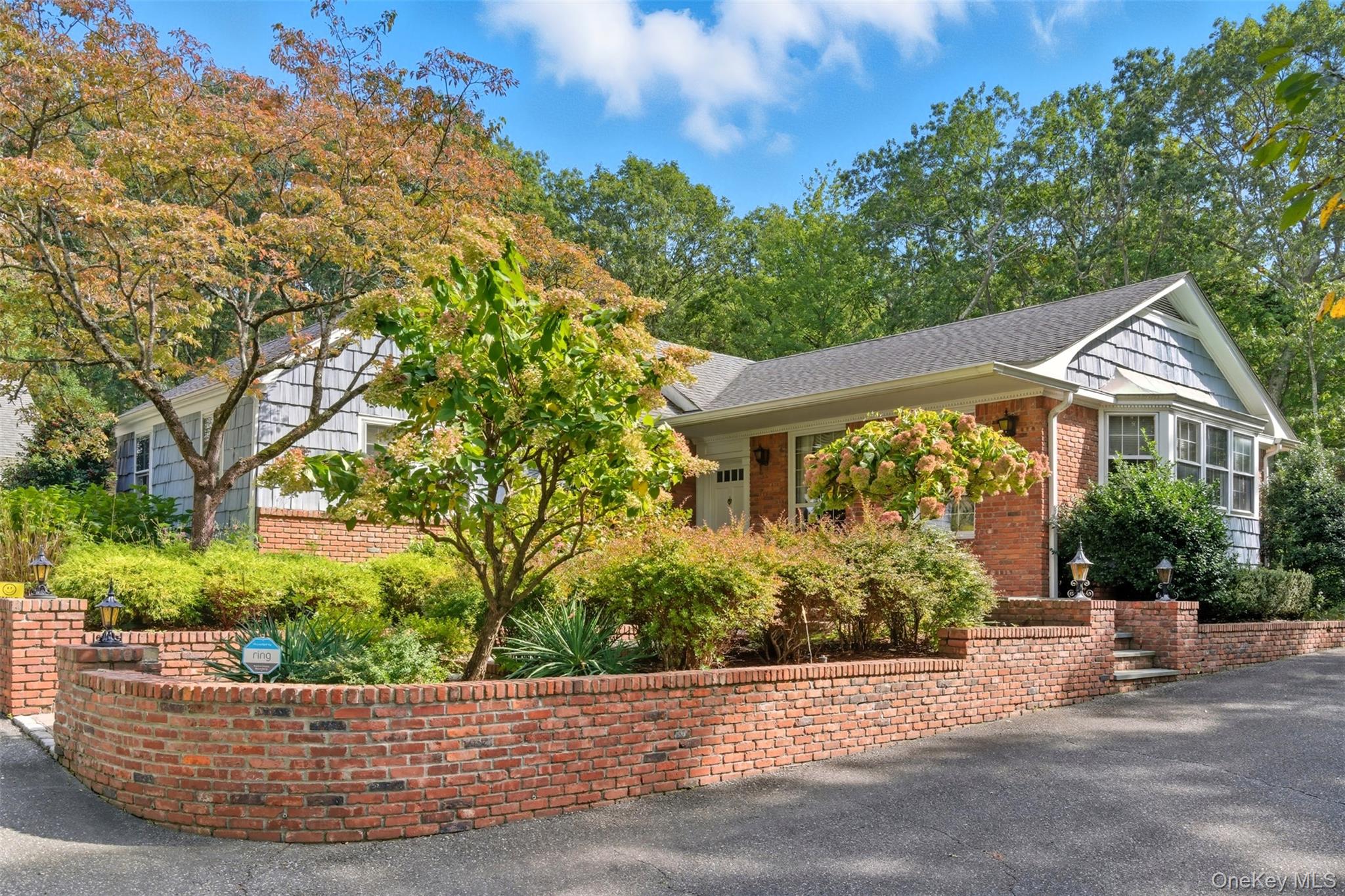 #3 photo, 250 Manor Road, Huntington , NY 11743