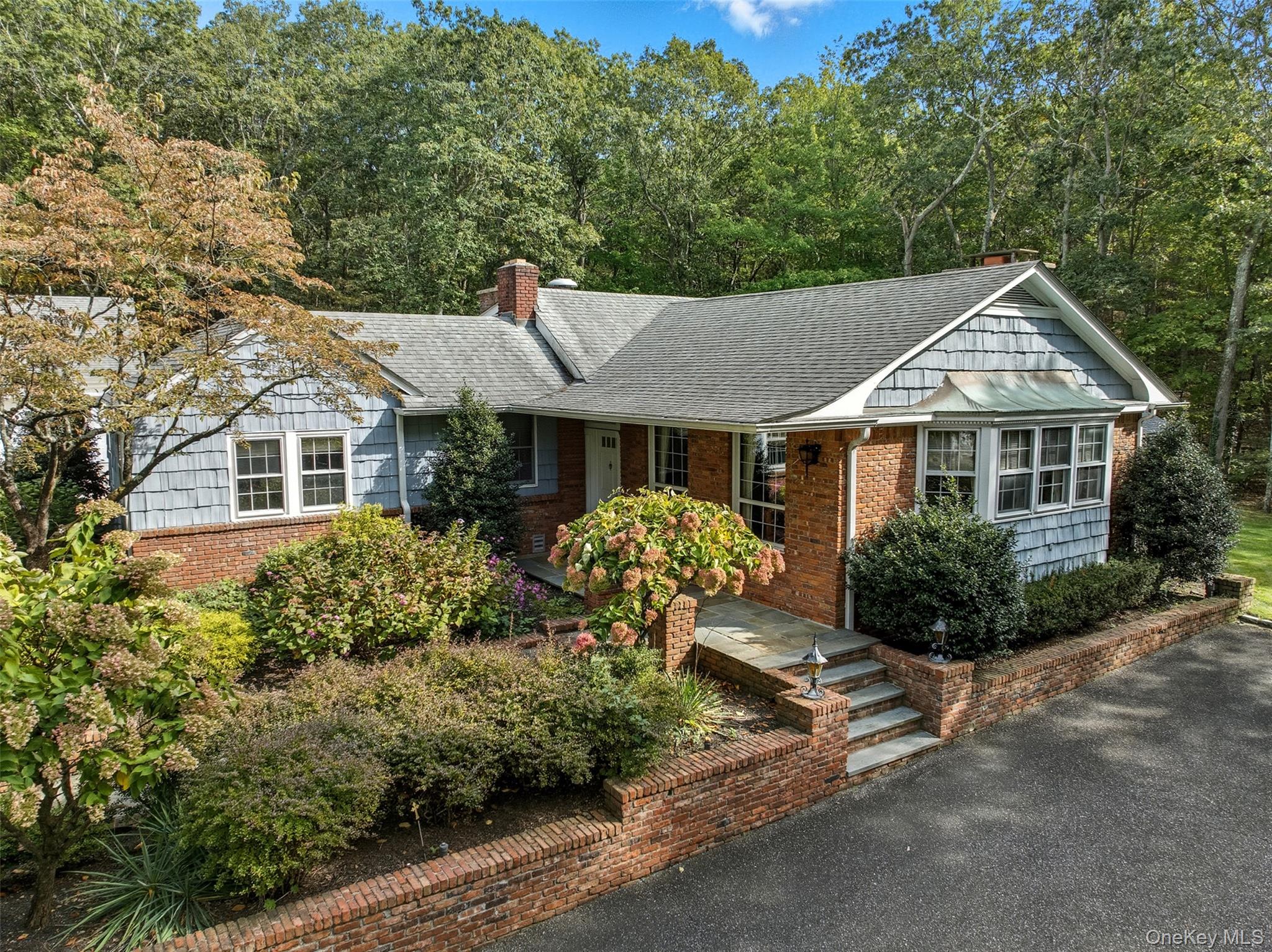 #6 photo, 250 Manor Road, Huntington , NY 11743