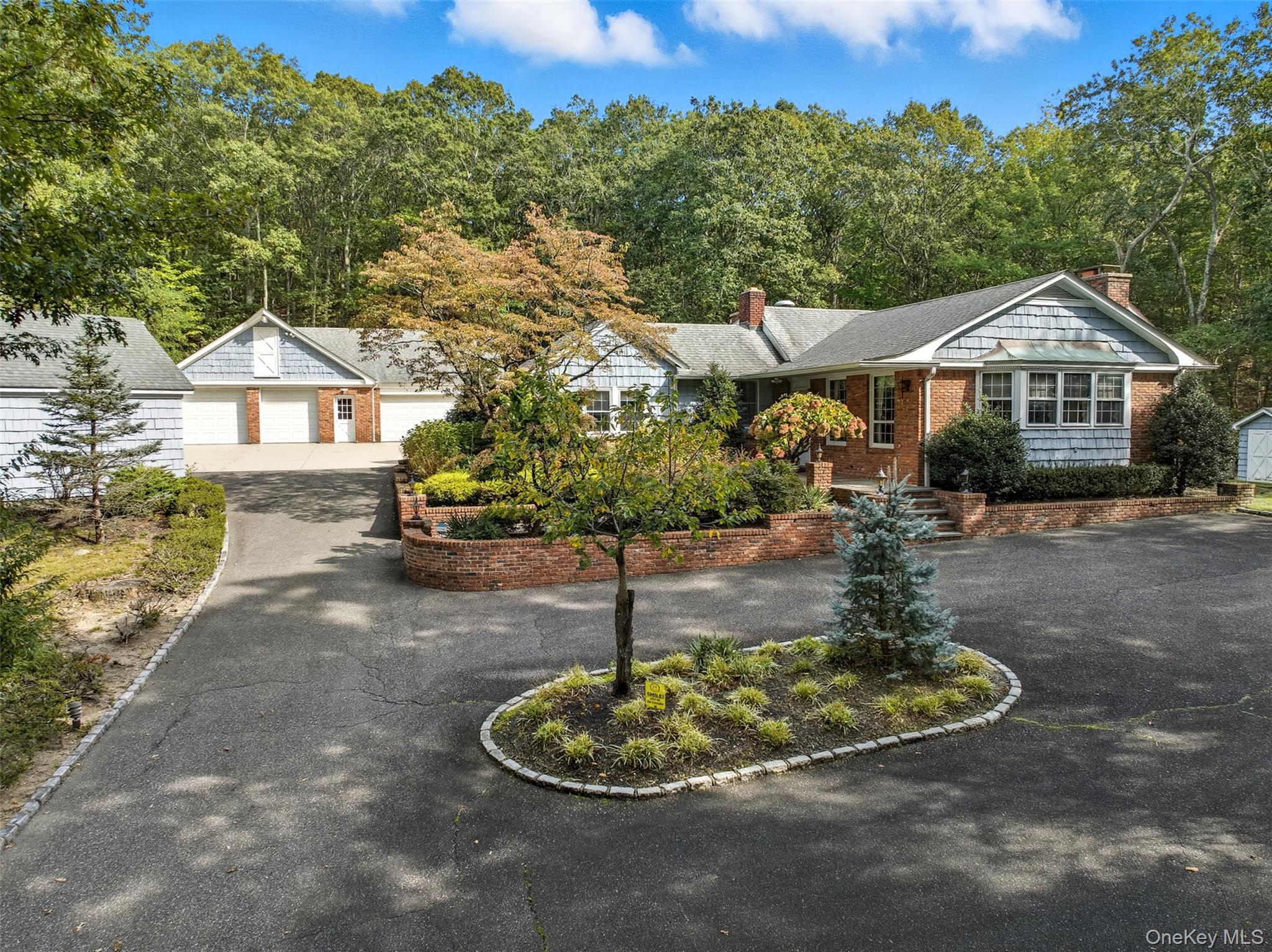 #7 photo, 250 Manor Road, Huntington , NY 11743