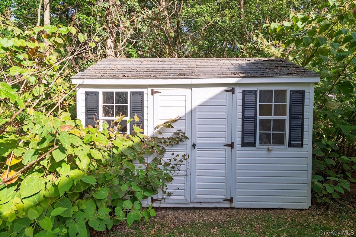 #12 photo, 20 Tulip Court, サフォーク郡 Moriches , NY 11955