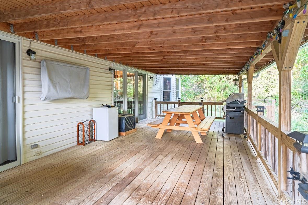 #20 photo, 20 Tulip Court, サフォーク郡 Moriches , NY 11955