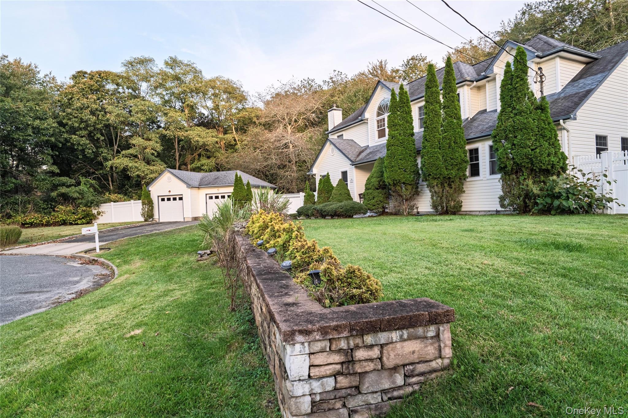 #3 photo, 20 Tulip Court, サフォーク郡 Moriches , NY 11955