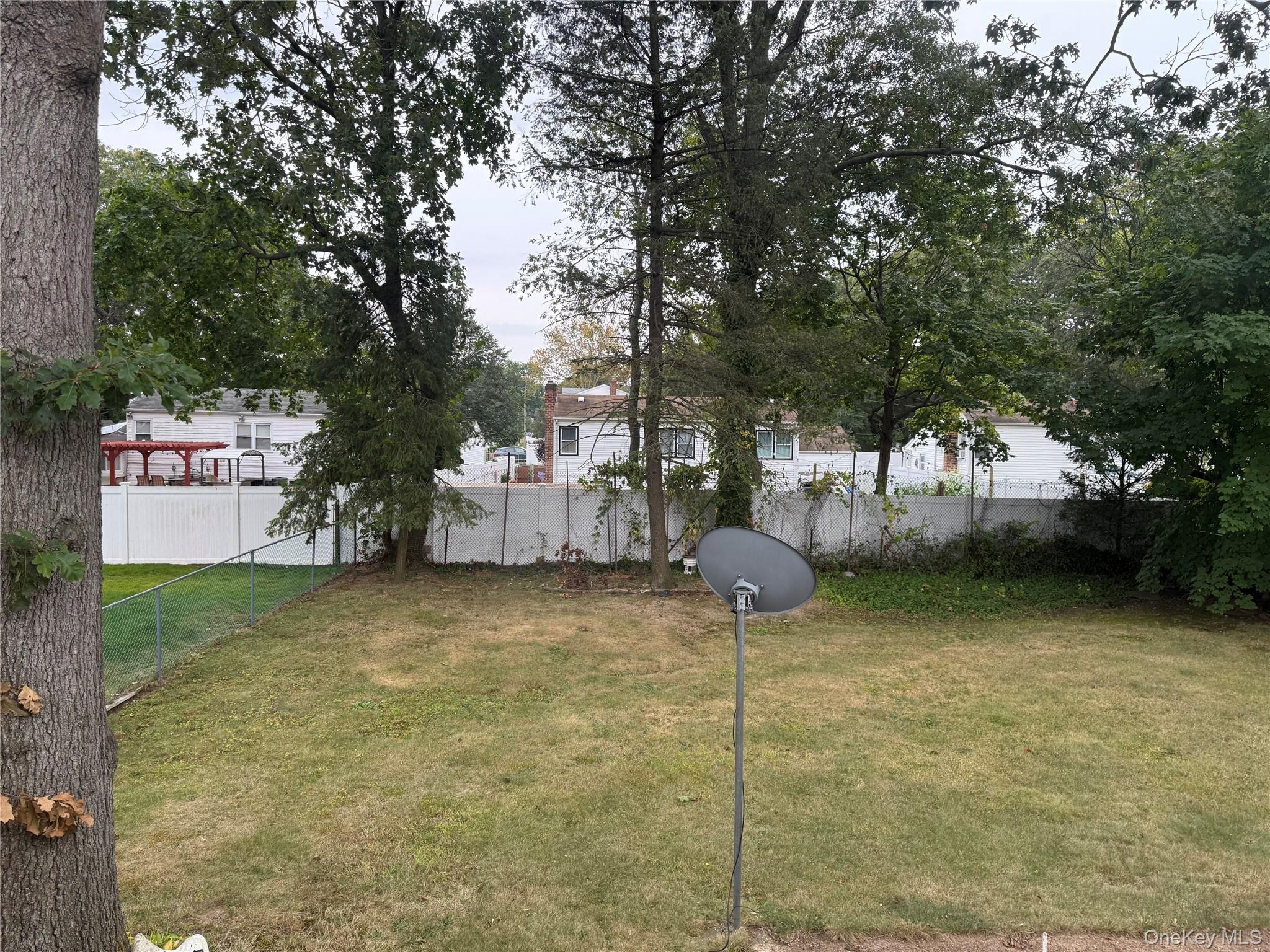 #10 photo, 338 E Clinton Avenue, Roosevelt , NY 11575