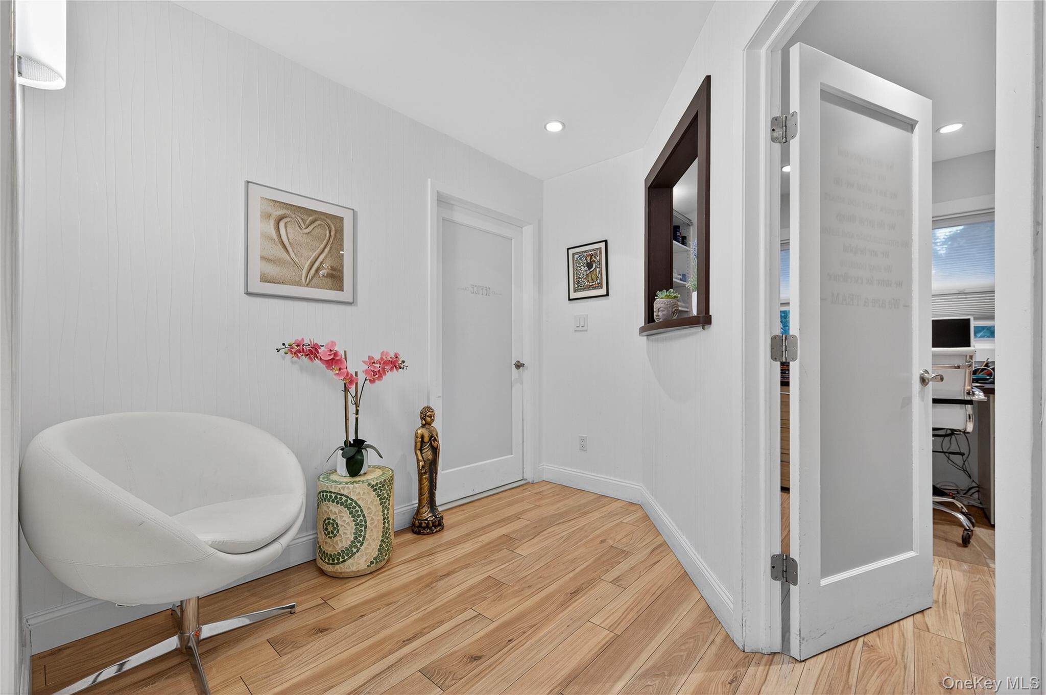 #11 photo, 634 Park Avenue, Huntington , NY 11743