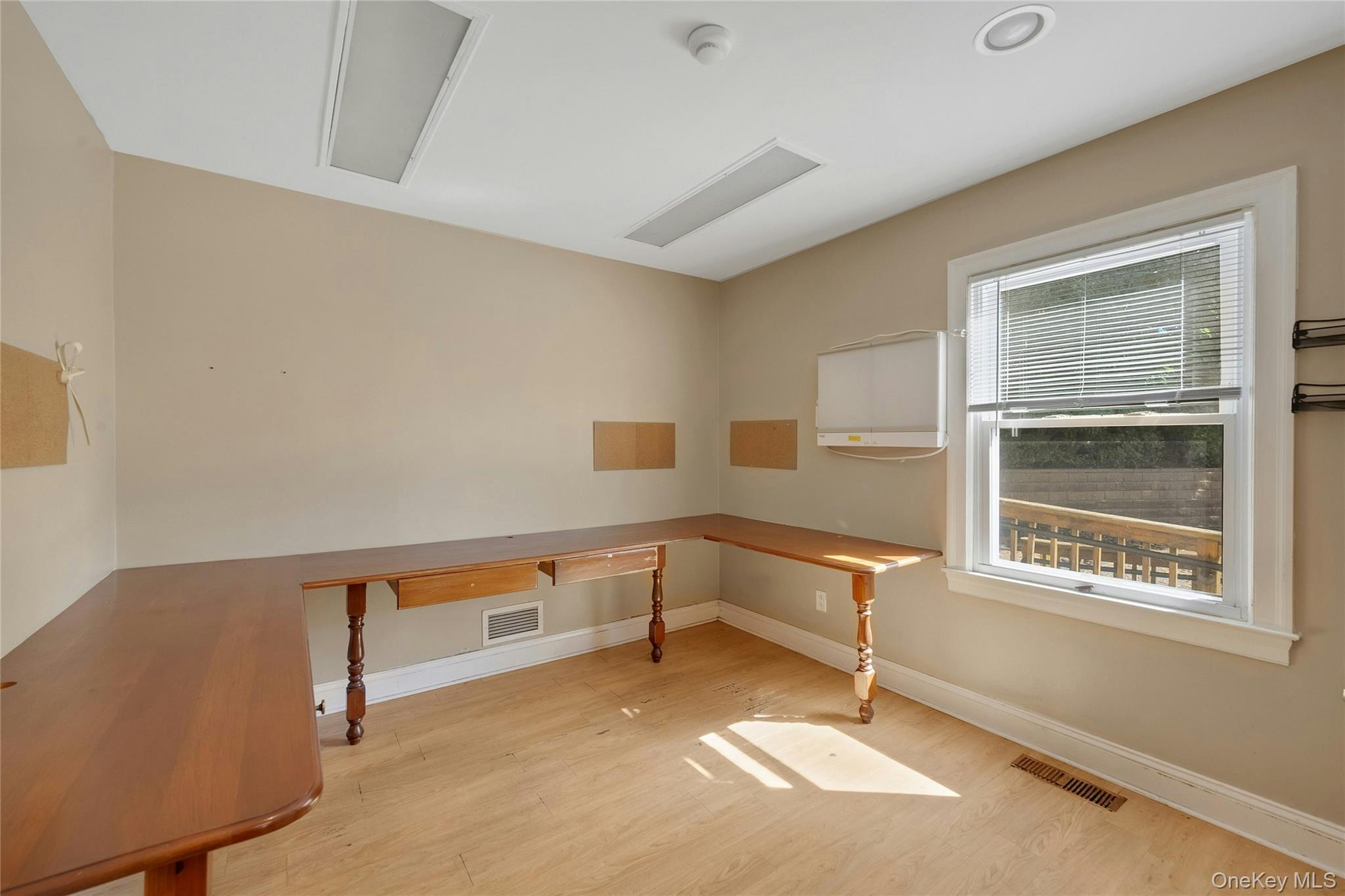 #10 photo, 645 Marble Avenue, Thornwood , NY 10594