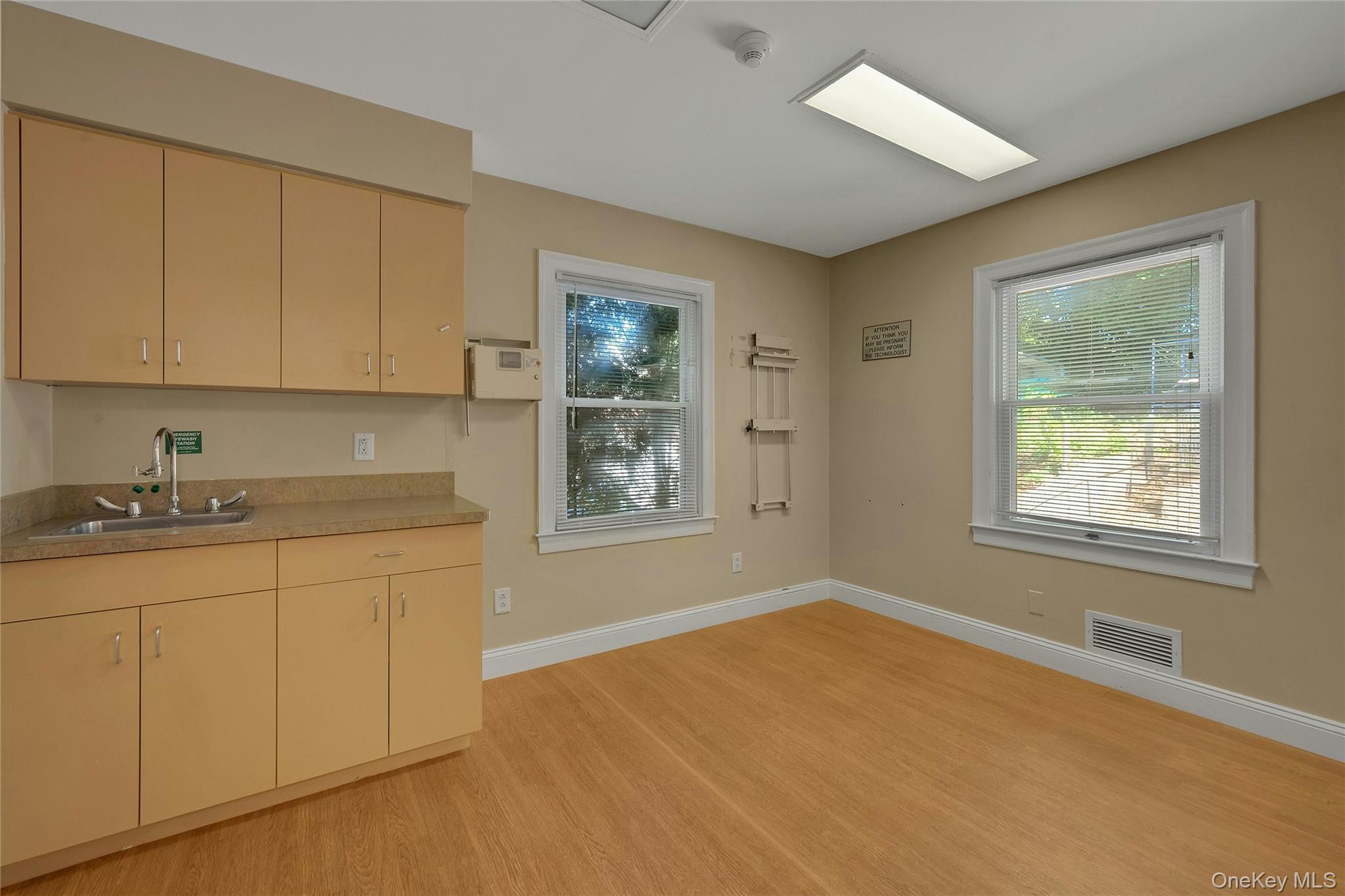 #13 photo, 645 Marble Avenue, Thornwood , NY 10594