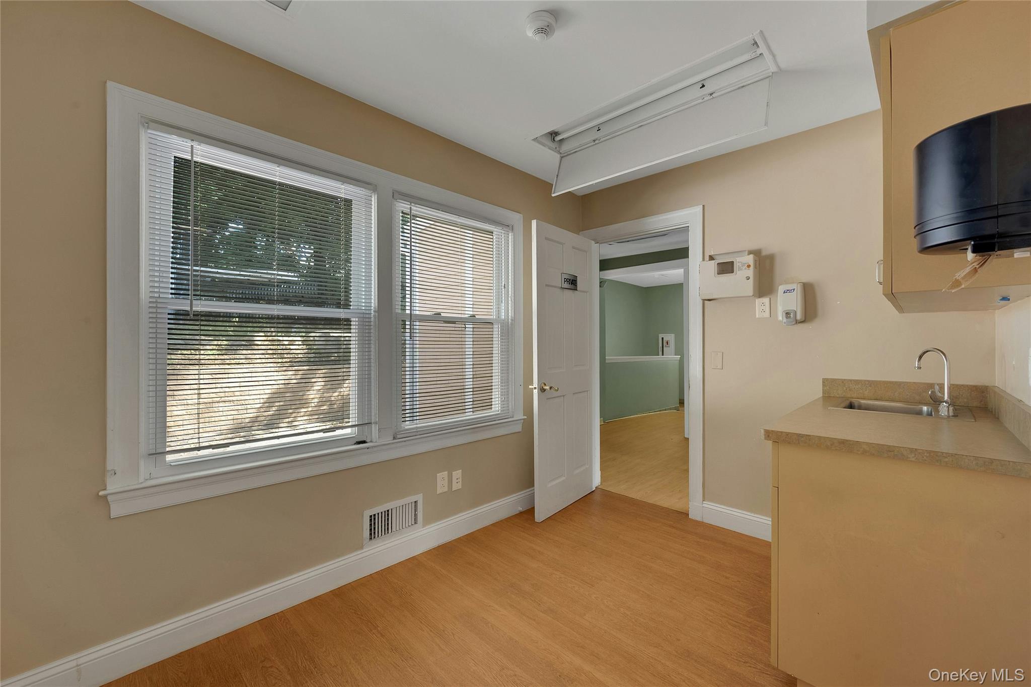 #14 photo, 645 Marble Avenue, Thornwood , NY 10594