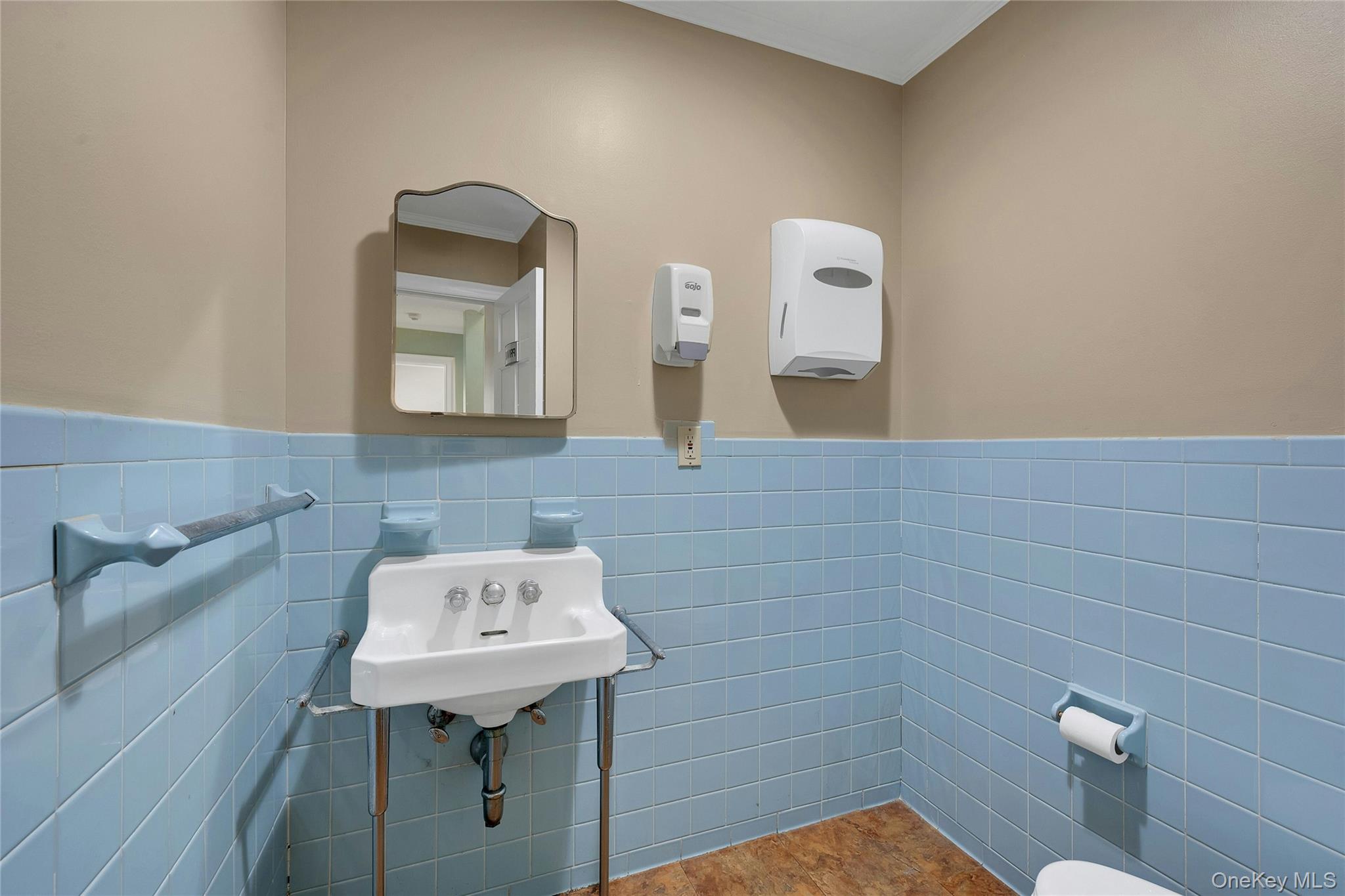 #20 photo, 645 Marble Avenue, Thornwood , NY 10594