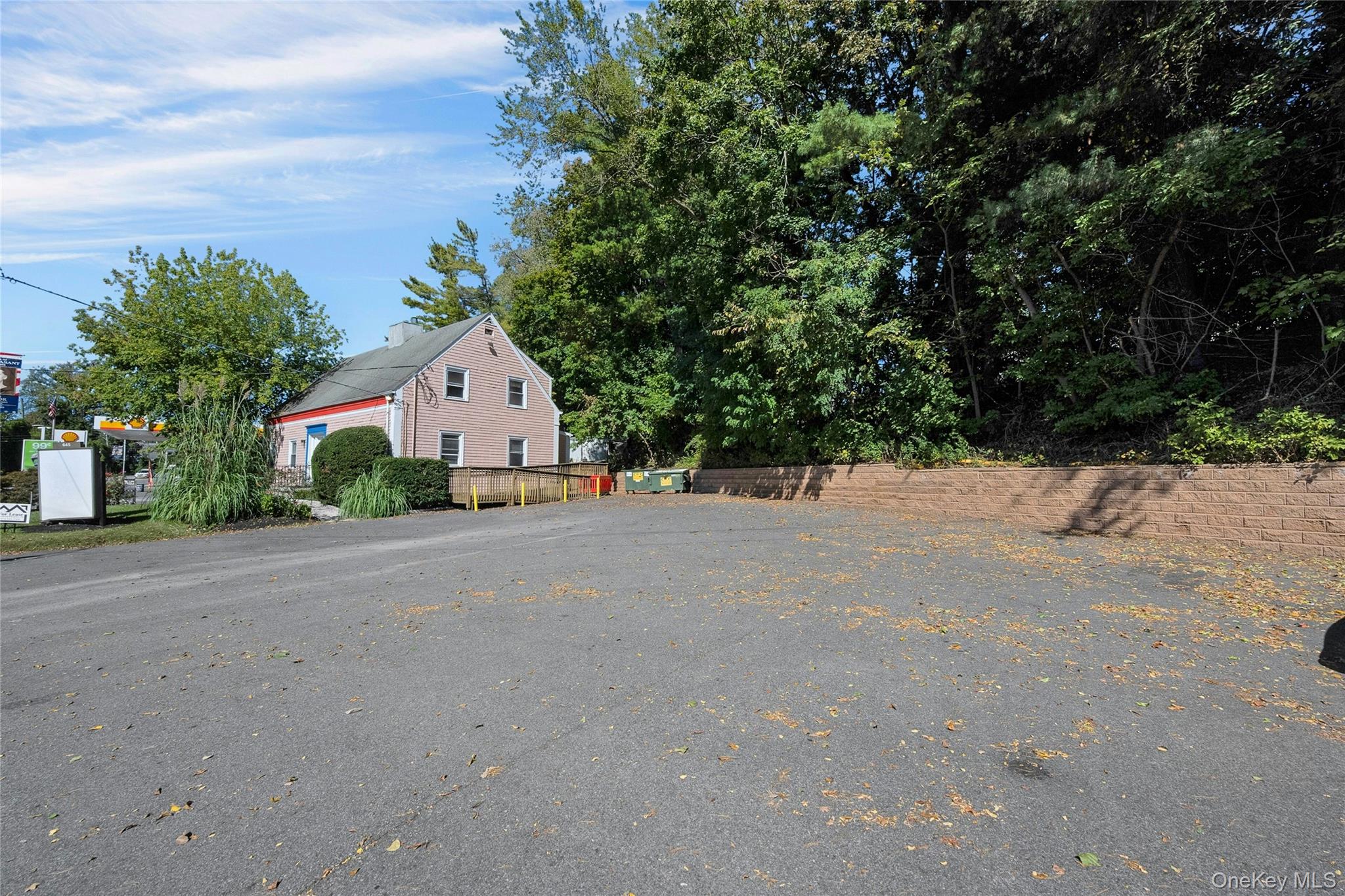 #3 photo, 645 Marble Avenue, Thornwood , NY 10594