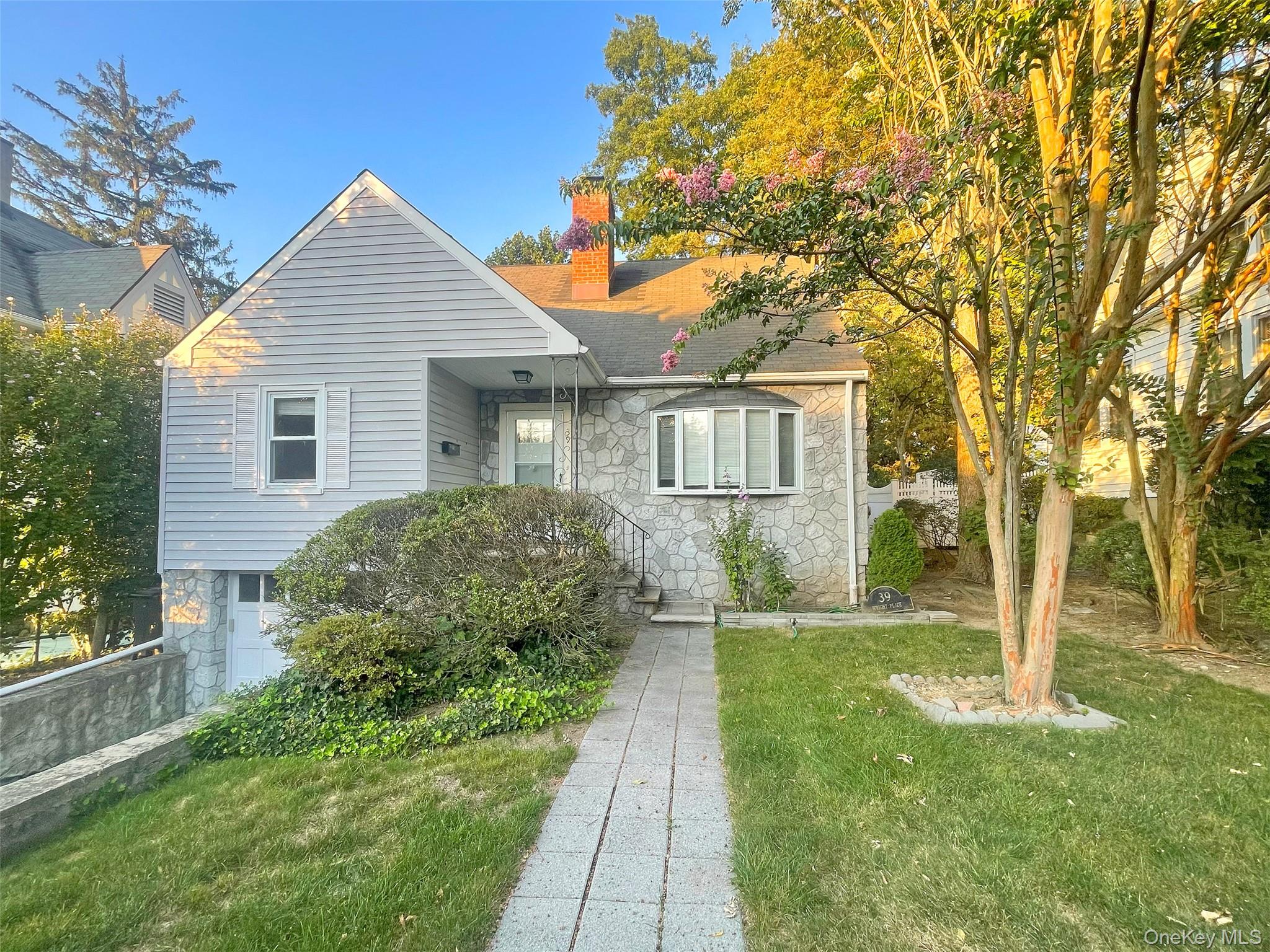 #1 photo, 39 Wright Place, Scarsdale , NY 10583