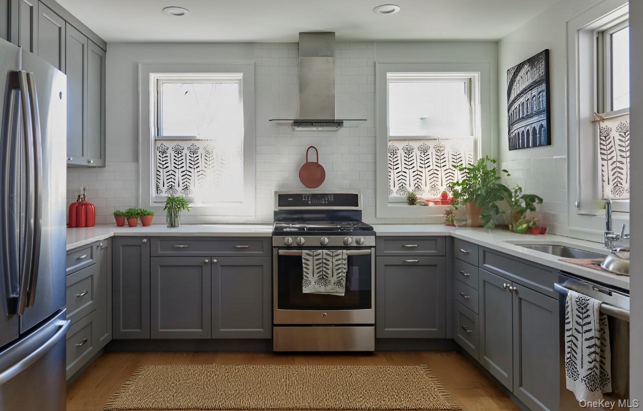 #13 photo, 125 Warren Street, Hudson , NY 12534