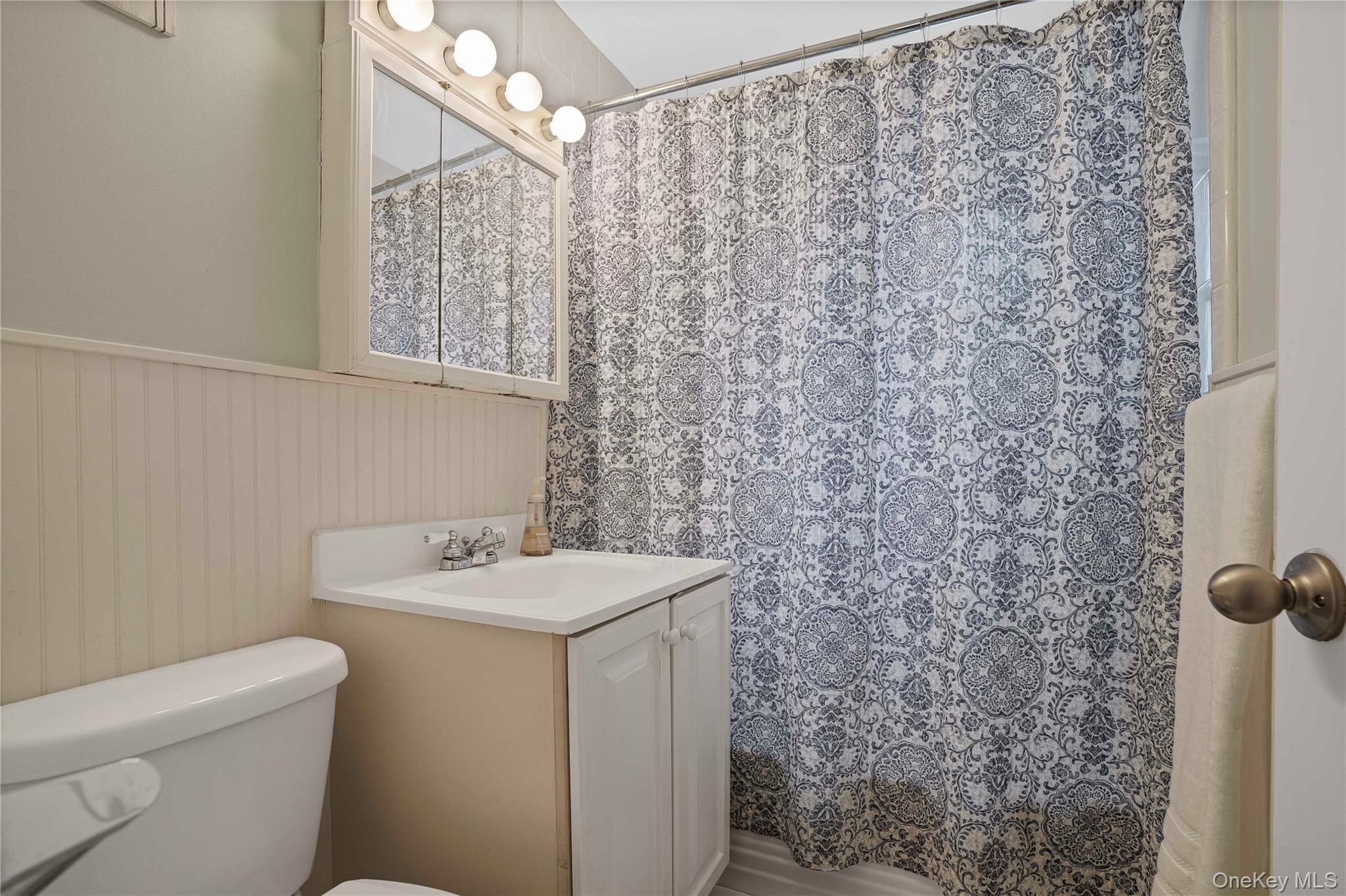 #15 photo, 120 North Broadway, Irvington , NY 10533