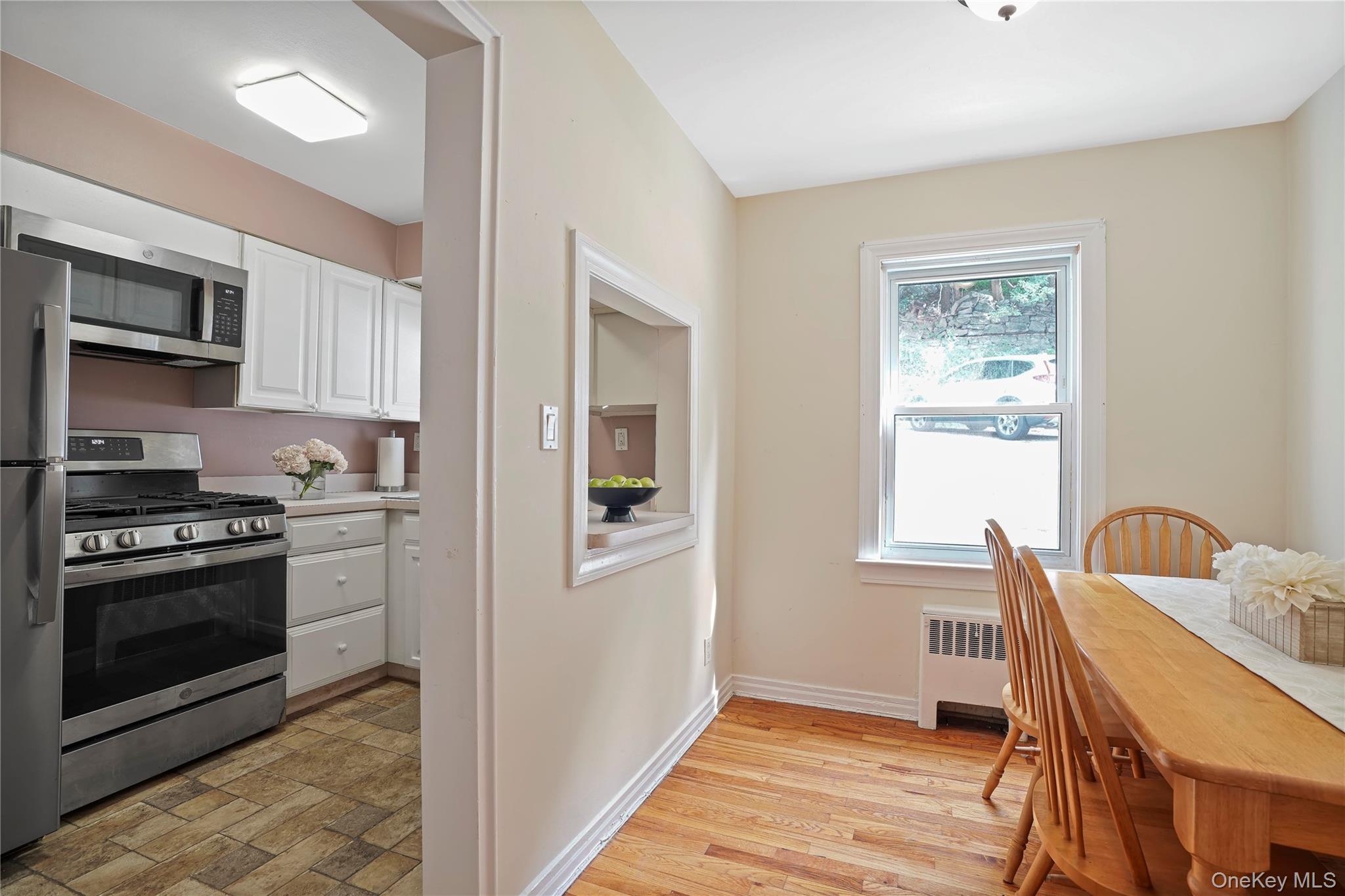 #7 photo, 120 North Broadway, Irvington , NY 10533