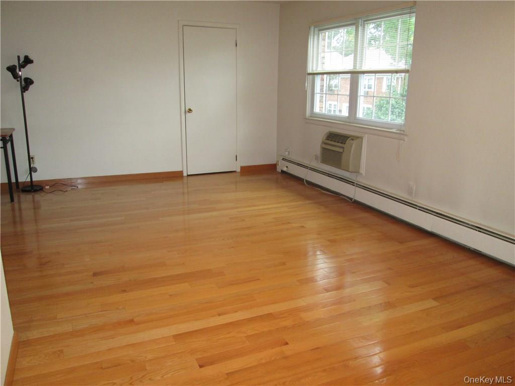 #10 photo, 53 Doxbury Lane, Suffern , NY 10901