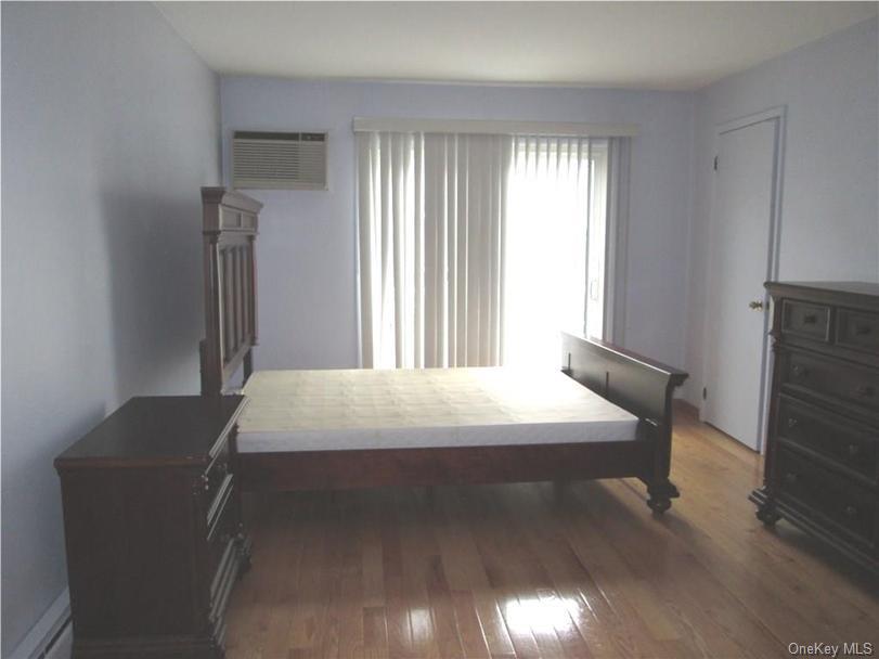 #14 photo, 53 Doxbury Lane, Suffern , NY 10901