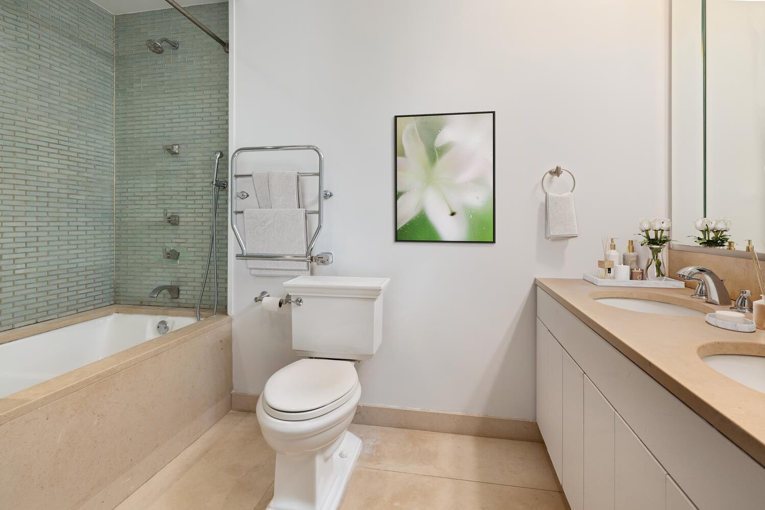 #10 photo, 140 THOMPSON Street, SoHo , NY 10012